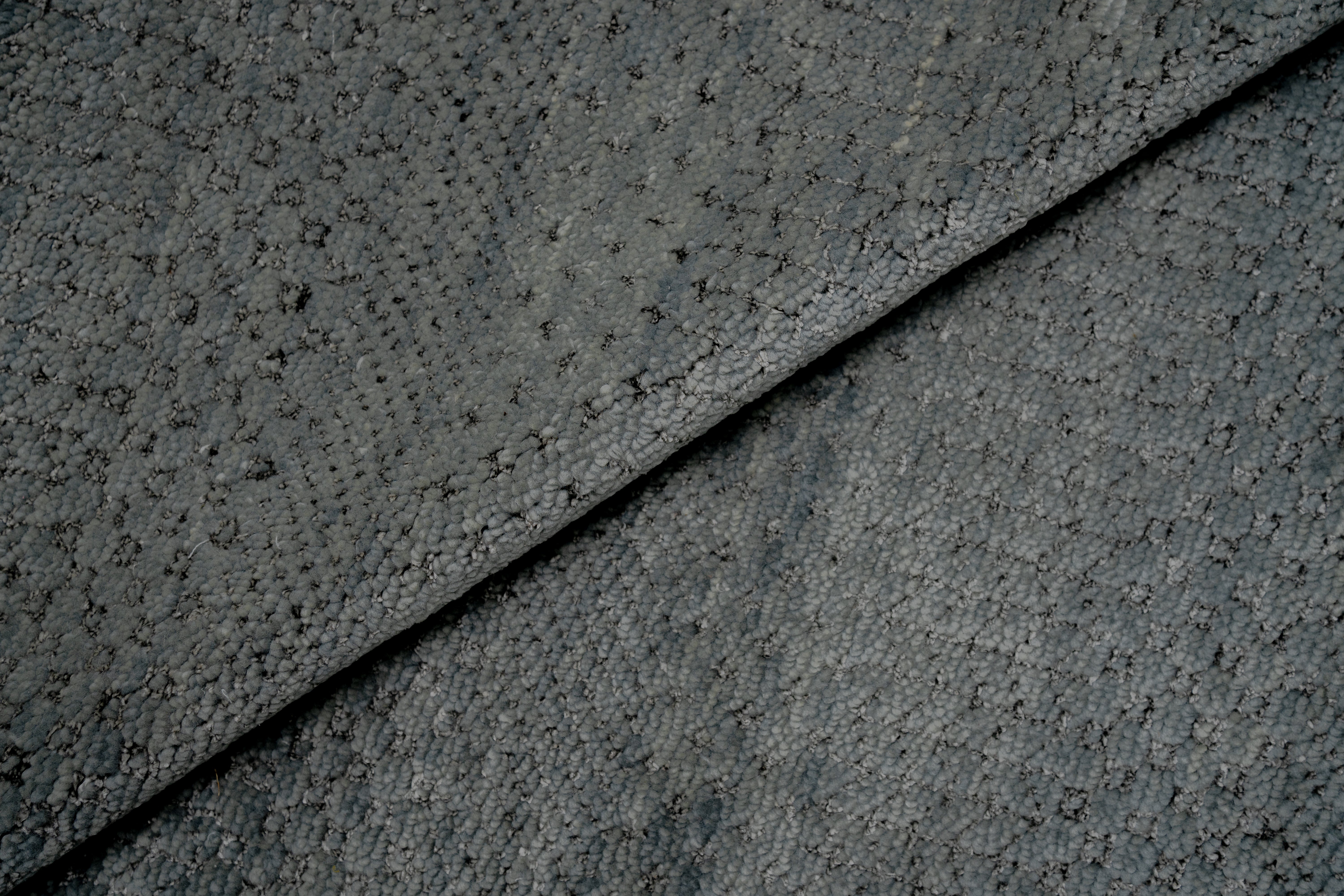 Handknotted Carpet DIA- 1037