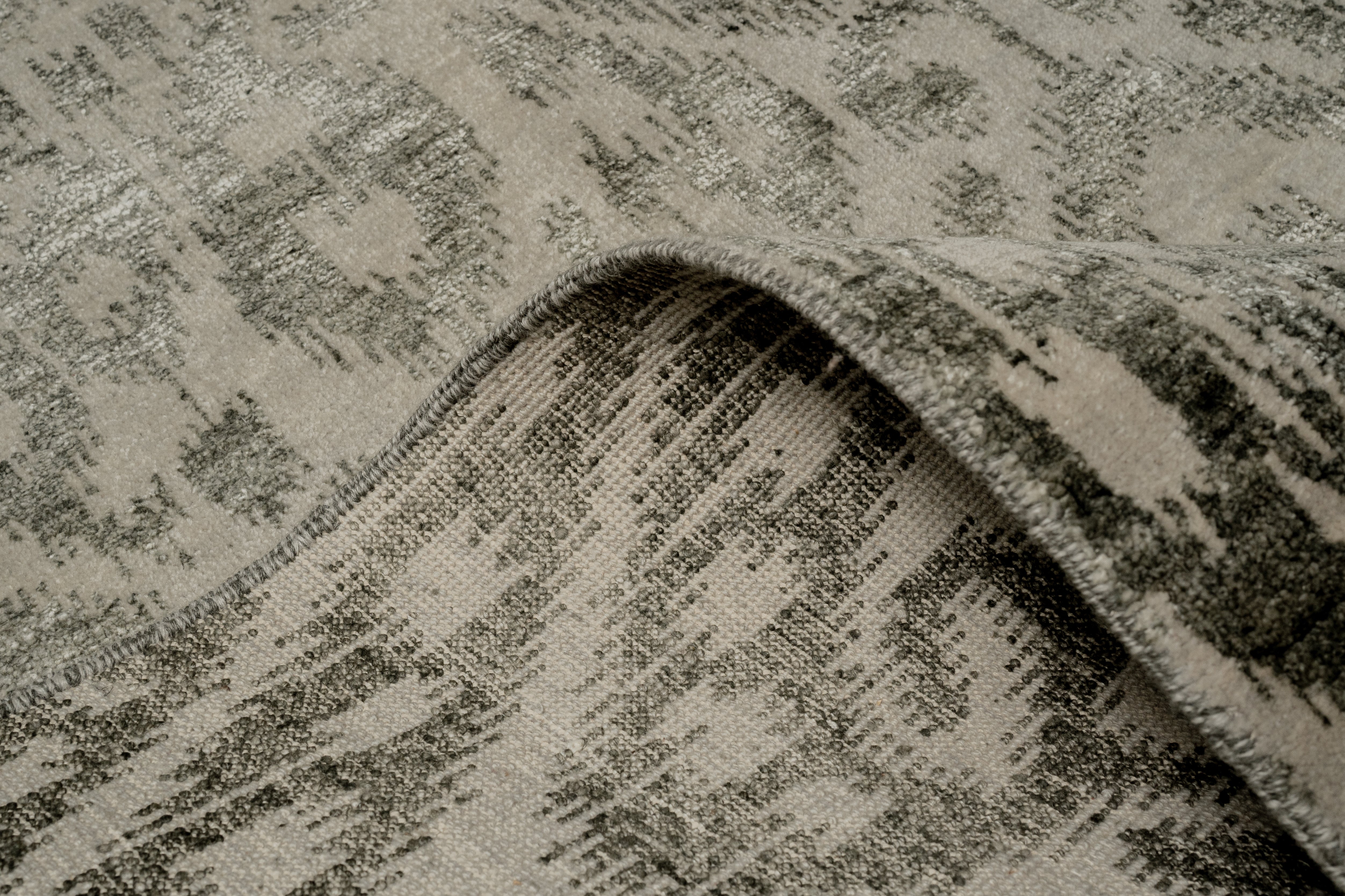Handknotted Carpet DIA- 113