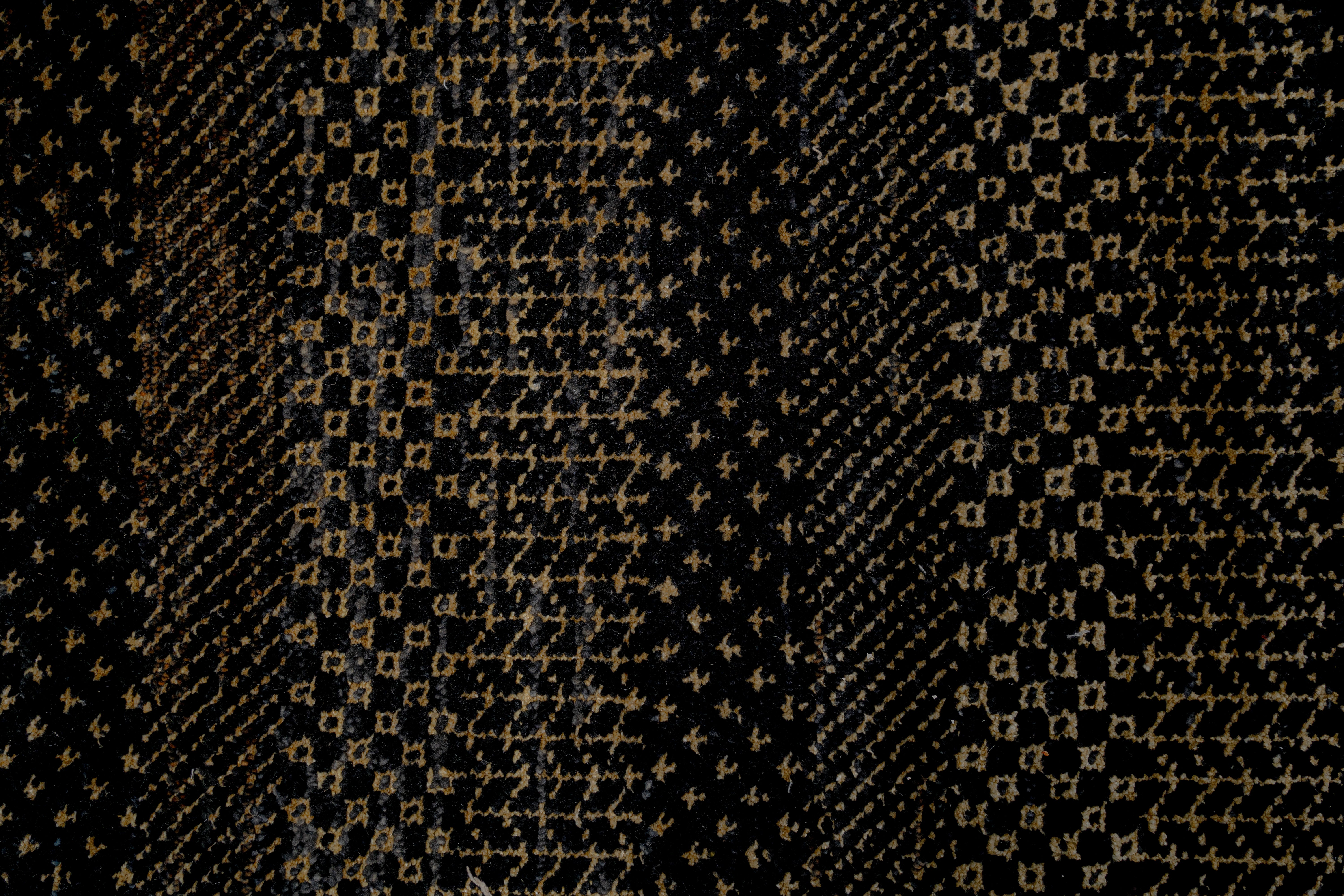 Handknotted Carpet DIA- 710