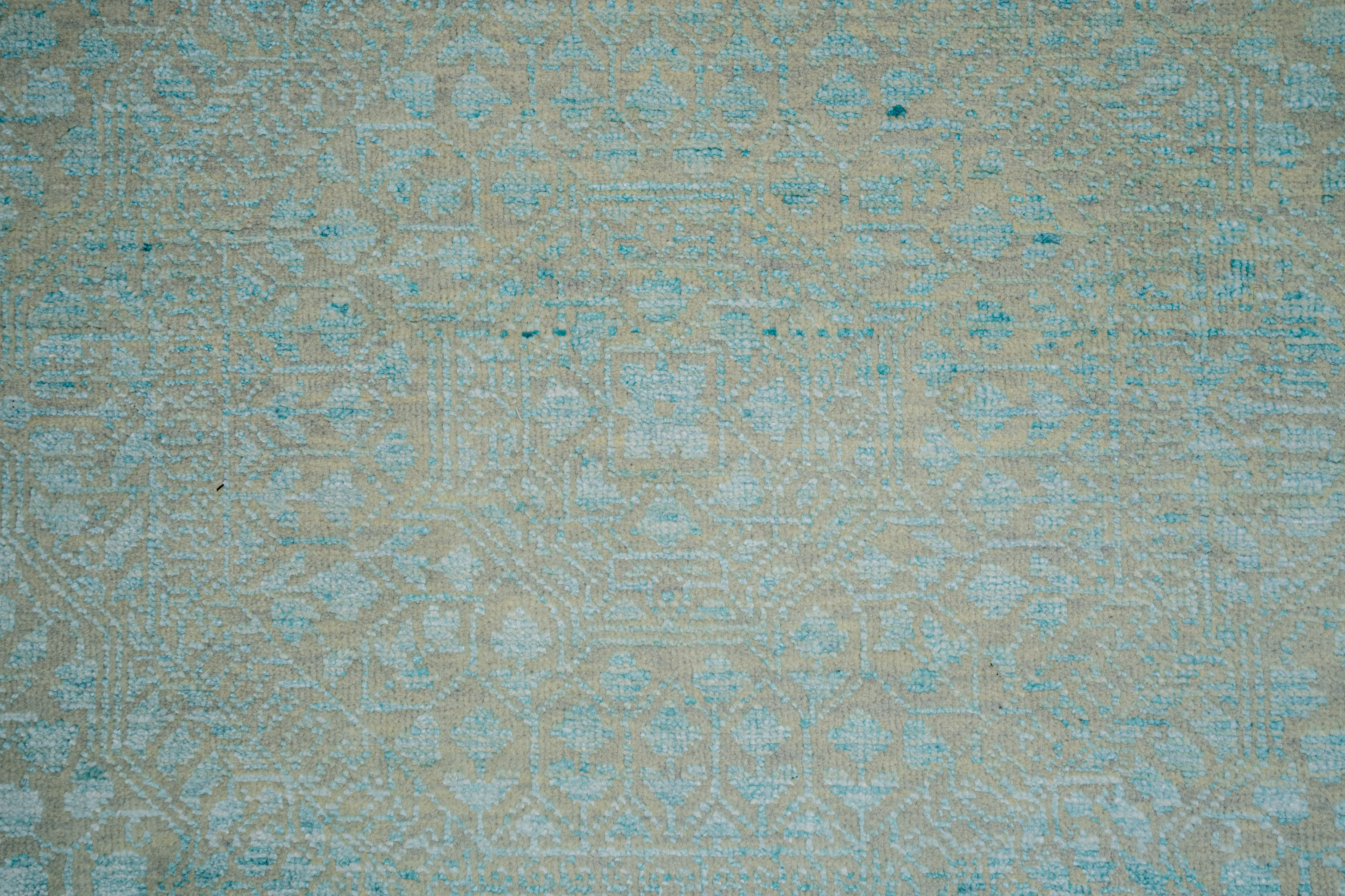 Handknotted Carpet DIA- 900