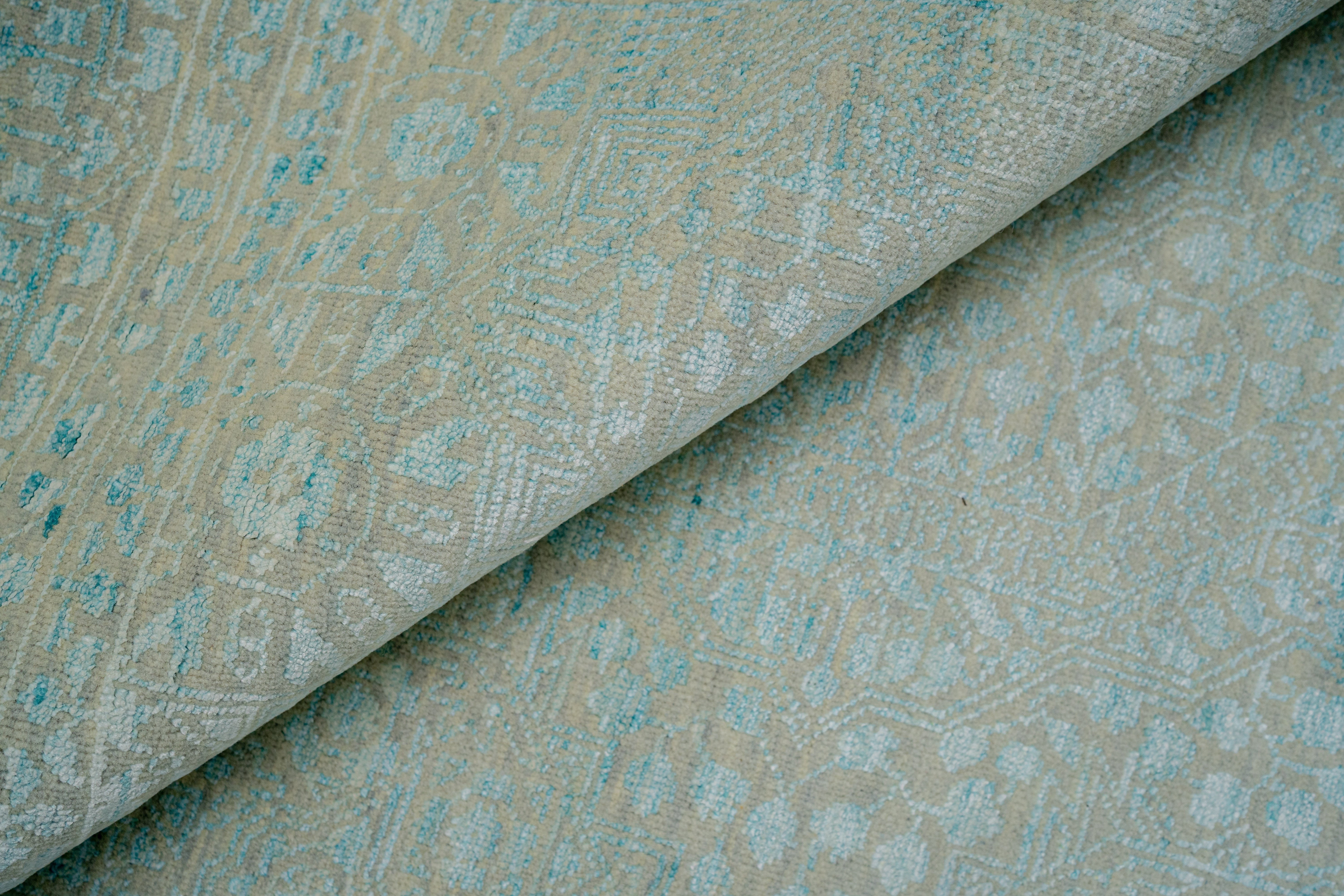 Handknotted Carpet DIA- 900