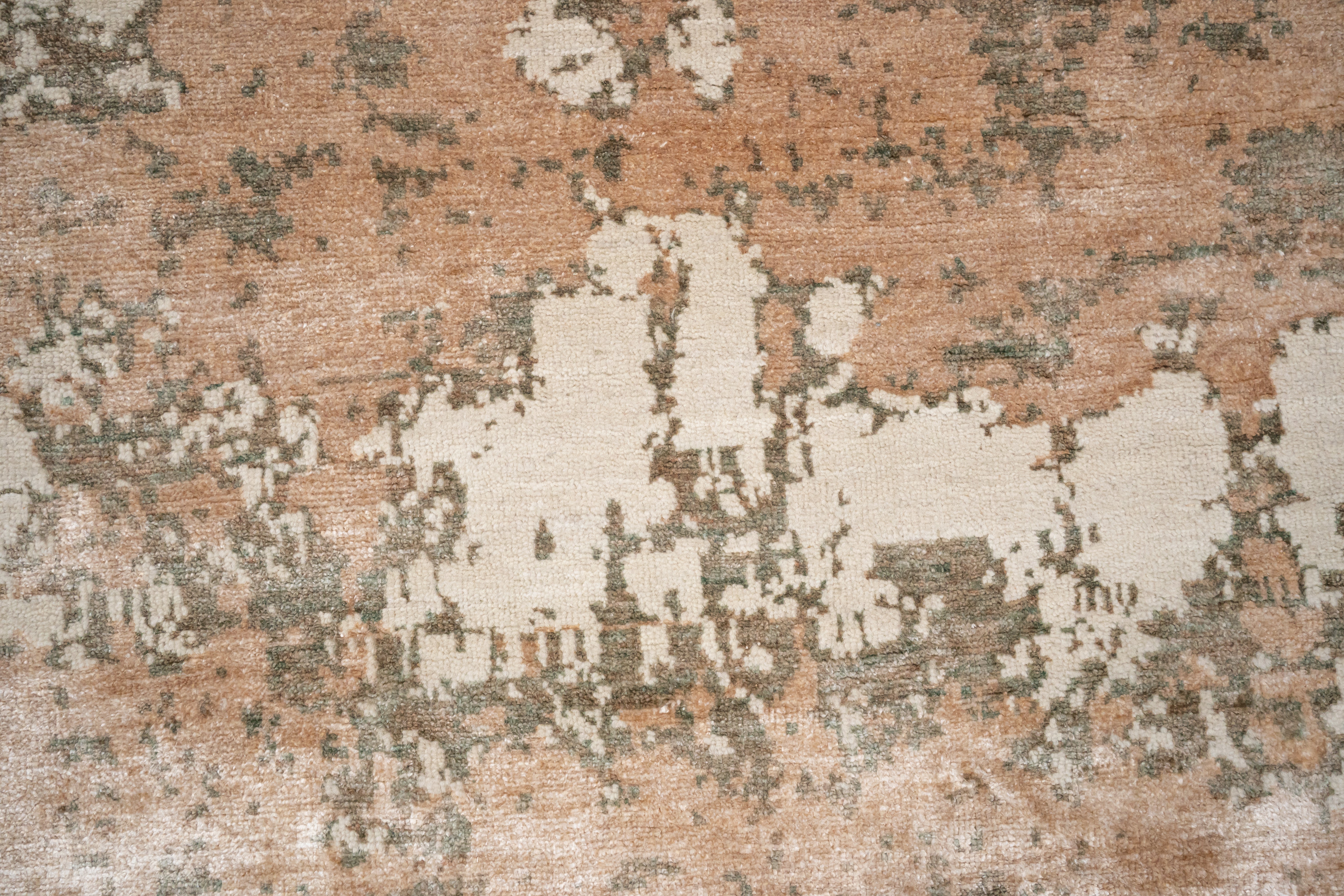 HandKnotted Abstract Carpet DIA- 738 GALAXY 23 Dust Storm, Light Taupe & Umber