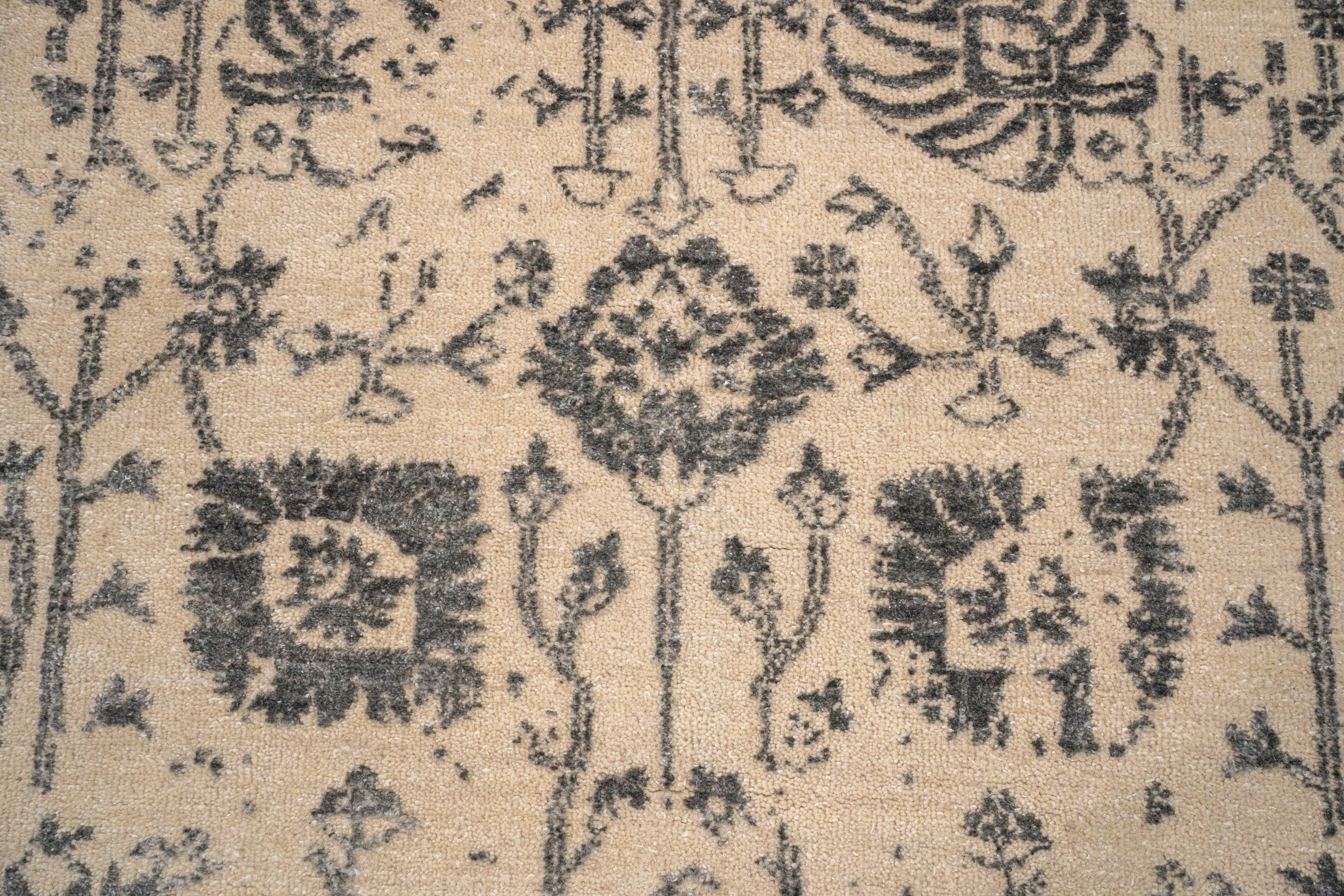 Handknotted Carpet, DIA: 777 VASE 3, Desert Sand & Rifle Green