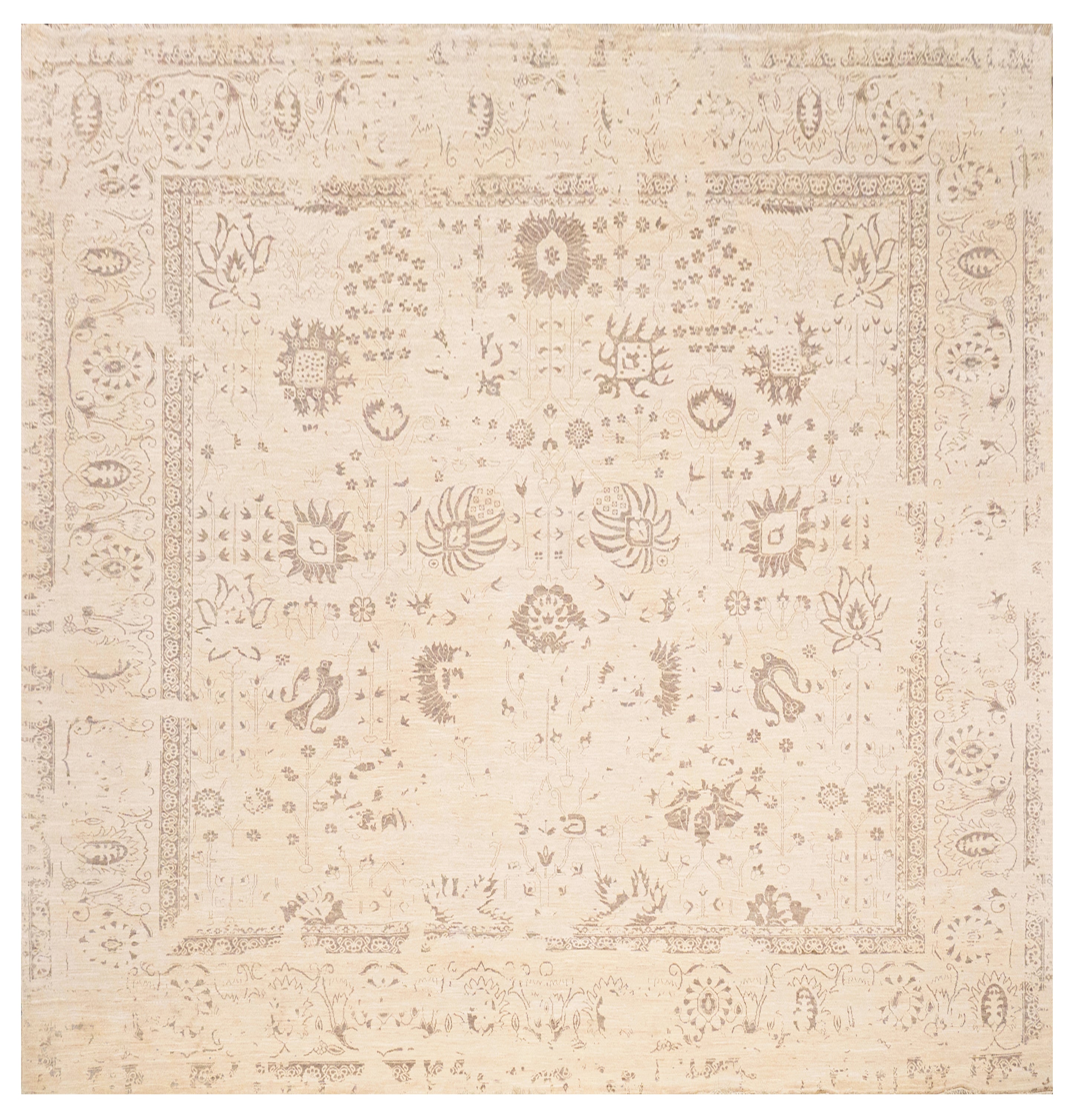 Handknotted Carpet, DIA: 784 VASE 3, Dark Vanilla & Beaver