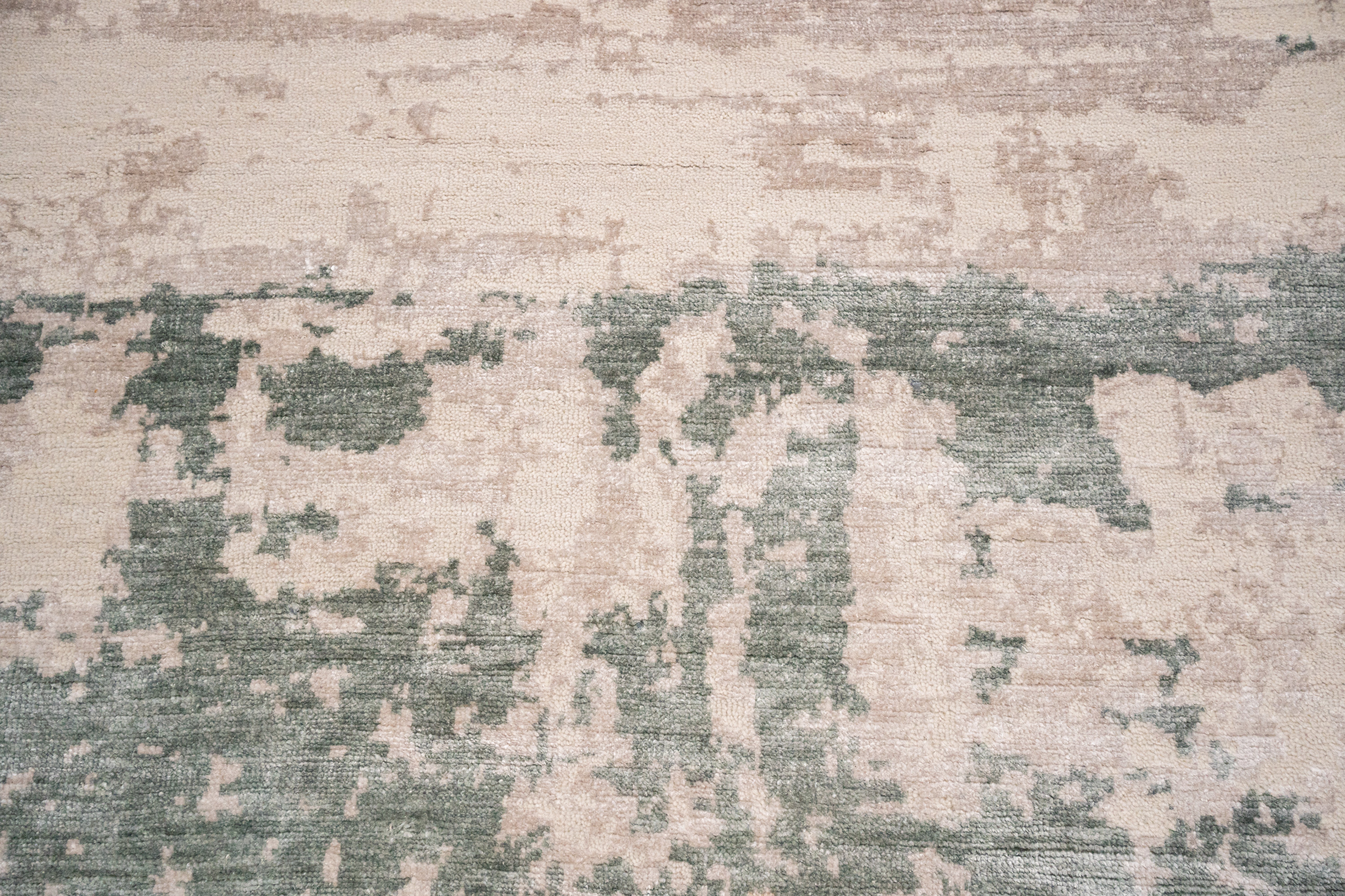 Abstract Design  Handknotted Carpet DIA - 790 GALAXY 23, Pale Silver & Granite Gray