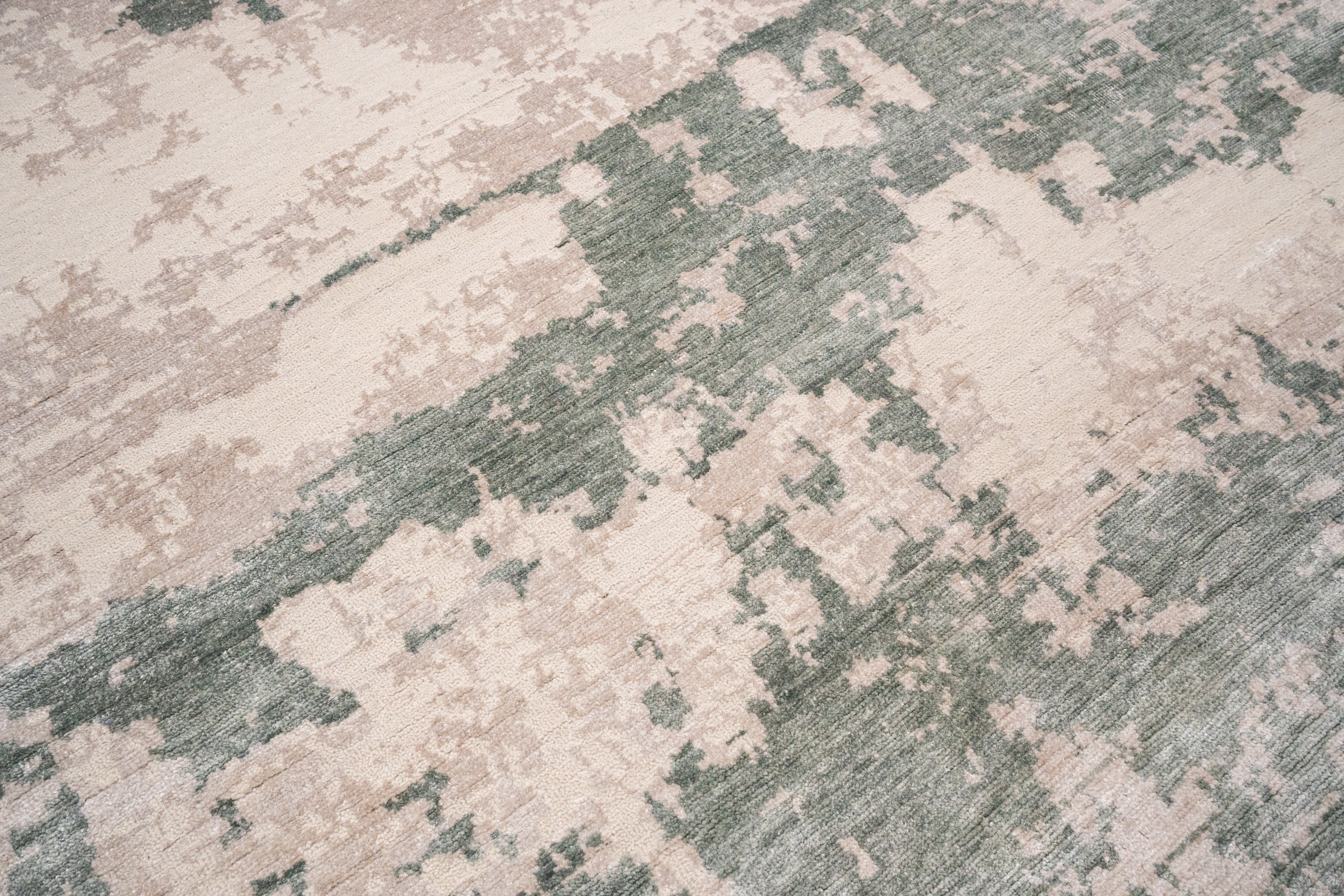 Abstract Design  Handknotted Carpet DIA - 790 GALAXY 23, Pale Silver & Granite Gray