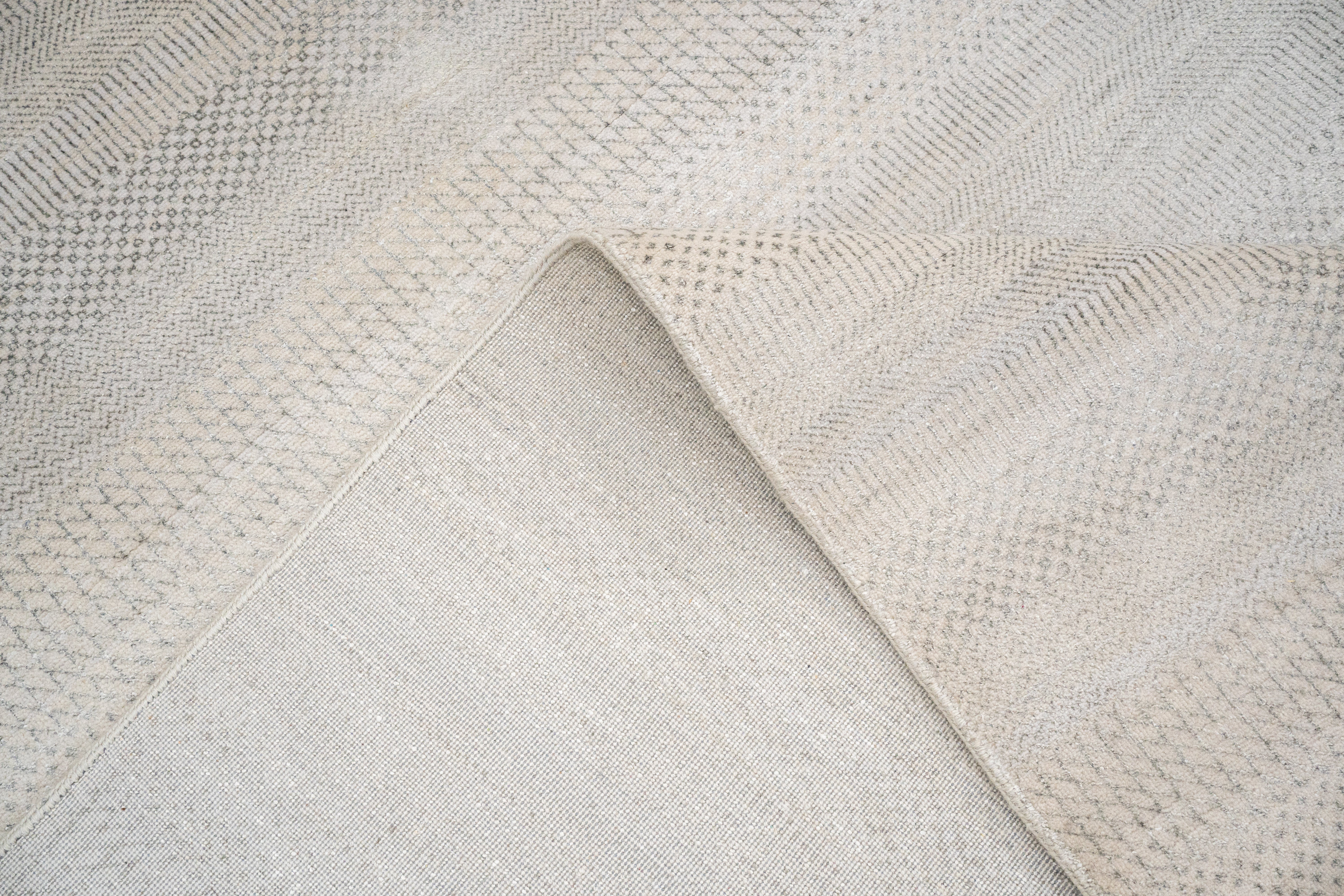 DIA - 795 MCN Platinum e Cinza Médio