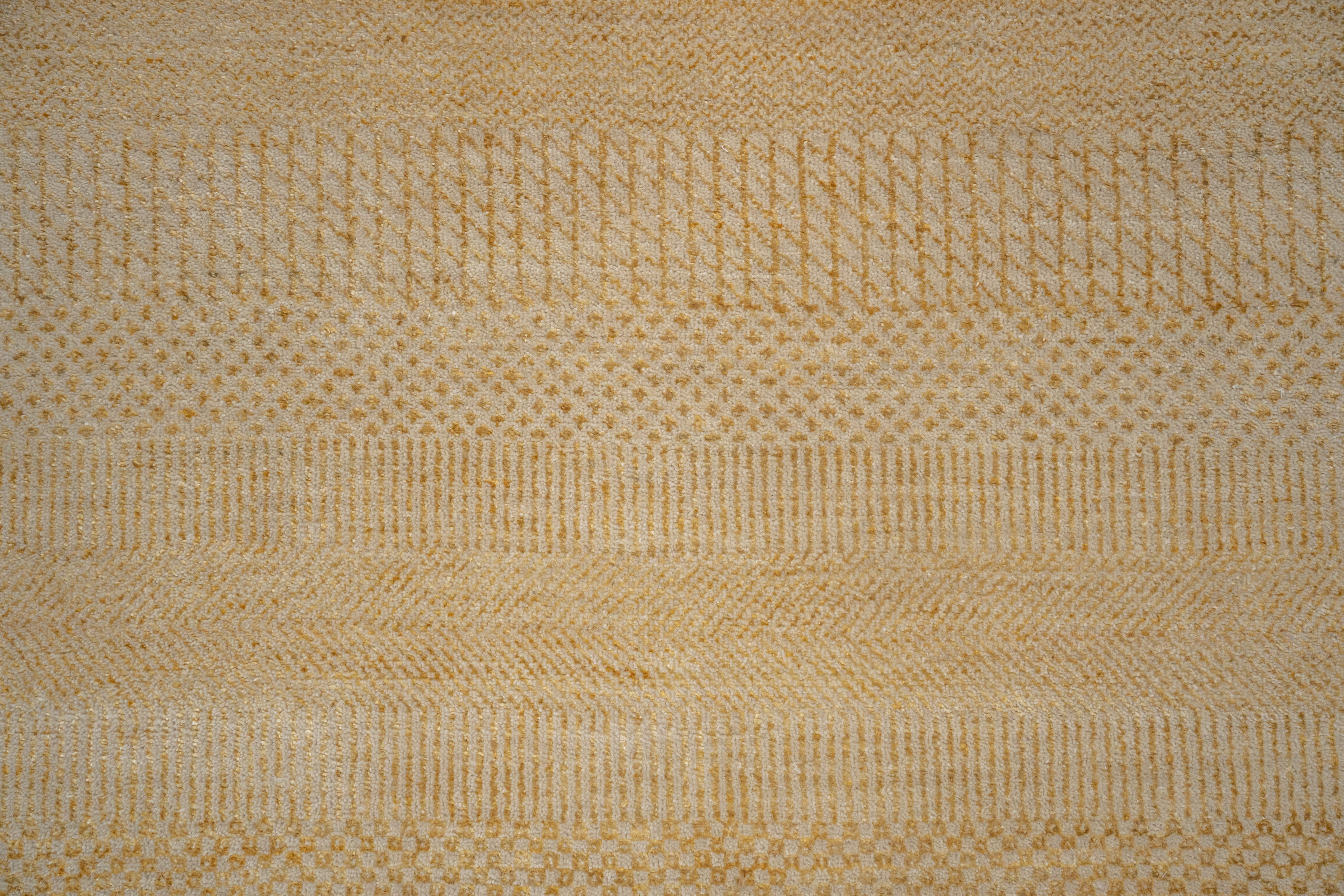 Handknotted Rug  DIA- 81 MCN Pastel Ivory & Gold