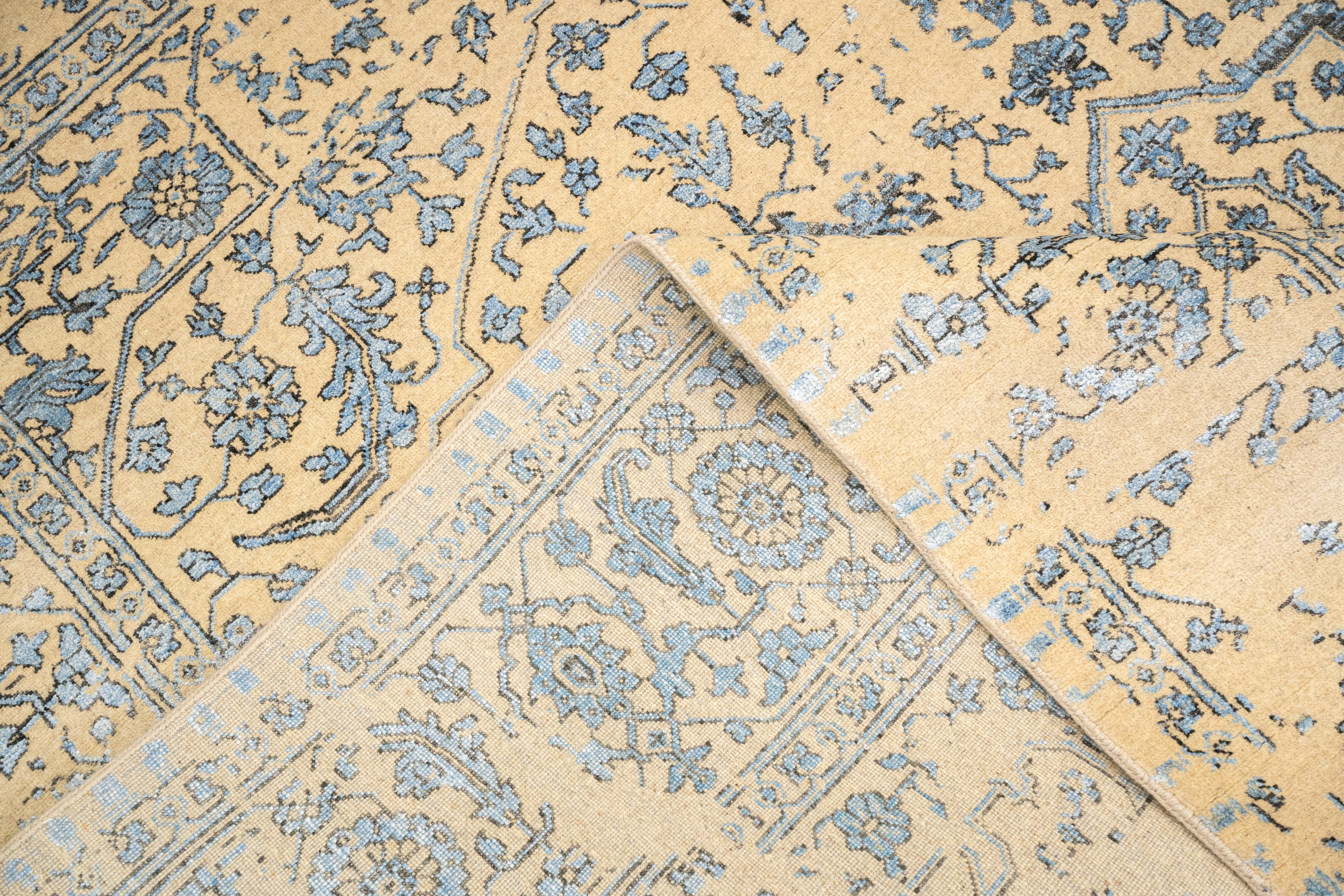 Handknotted Carpet, DIA: 818 SERAPI, Wheat & Blue Yonder