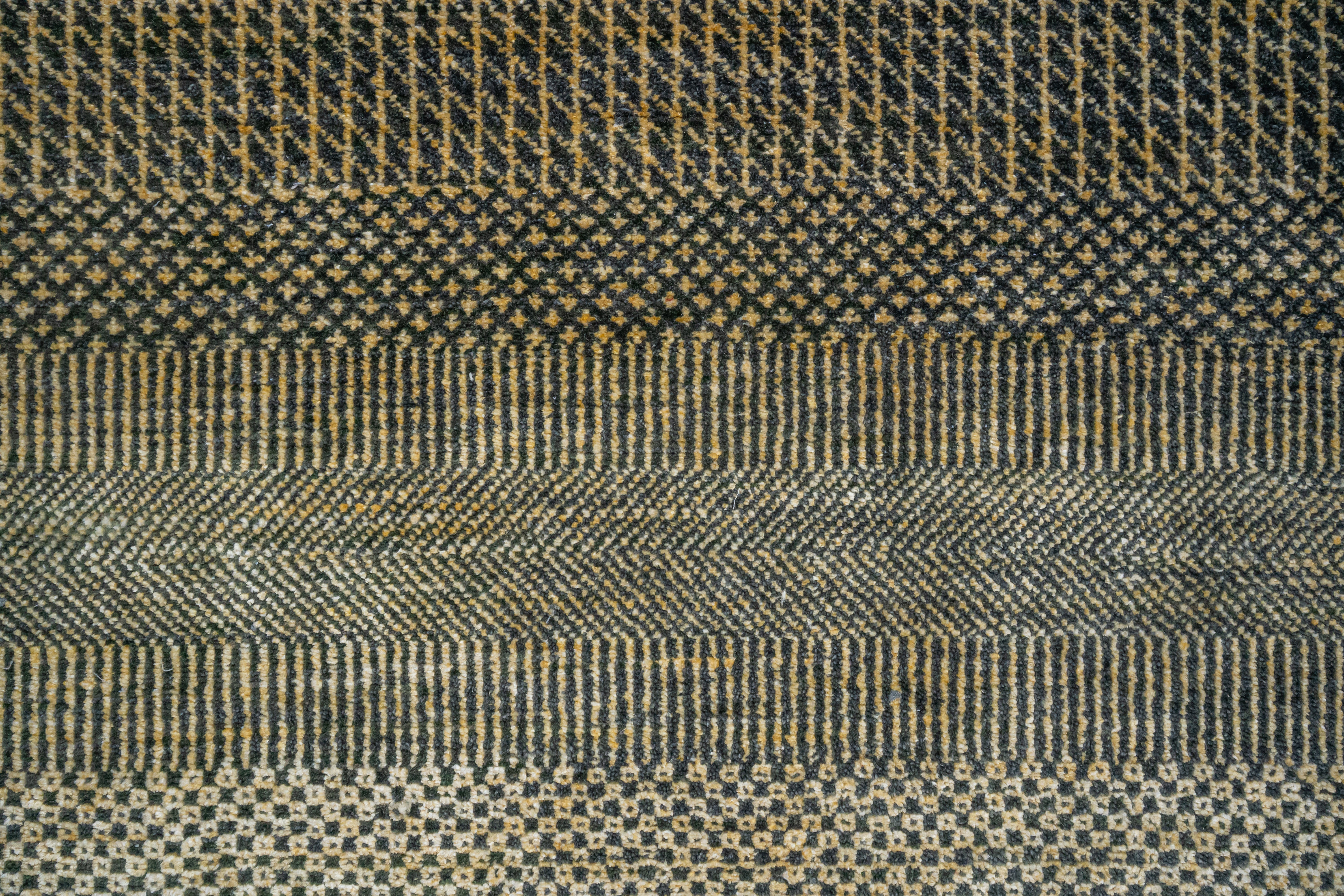 Handknotted Carpet DIA- 85 MCN,  Black Olive & Aztec Gold
