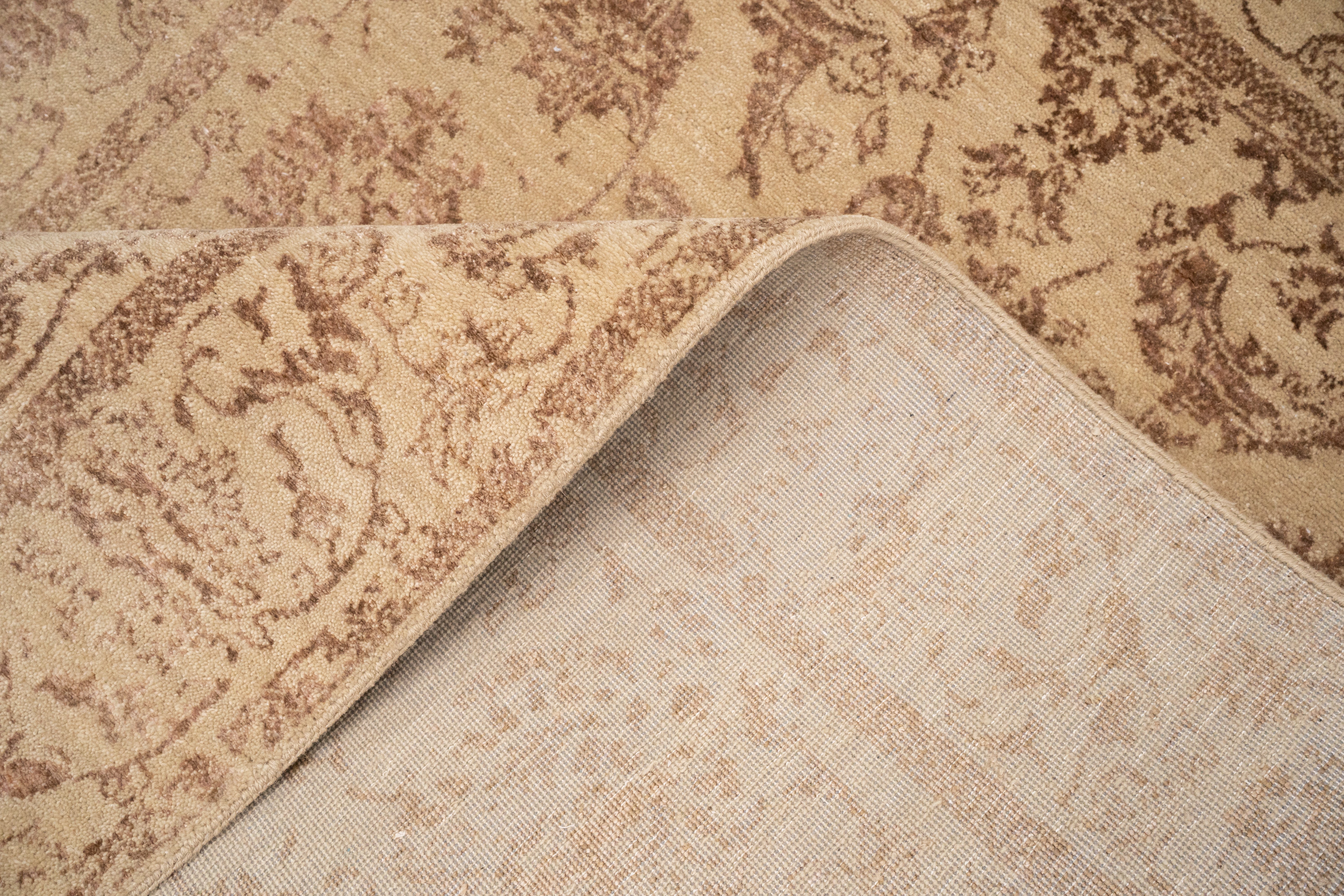 Handknotted Carpet DIA- 852 JK-A, Desert Sand & Café Au Lait