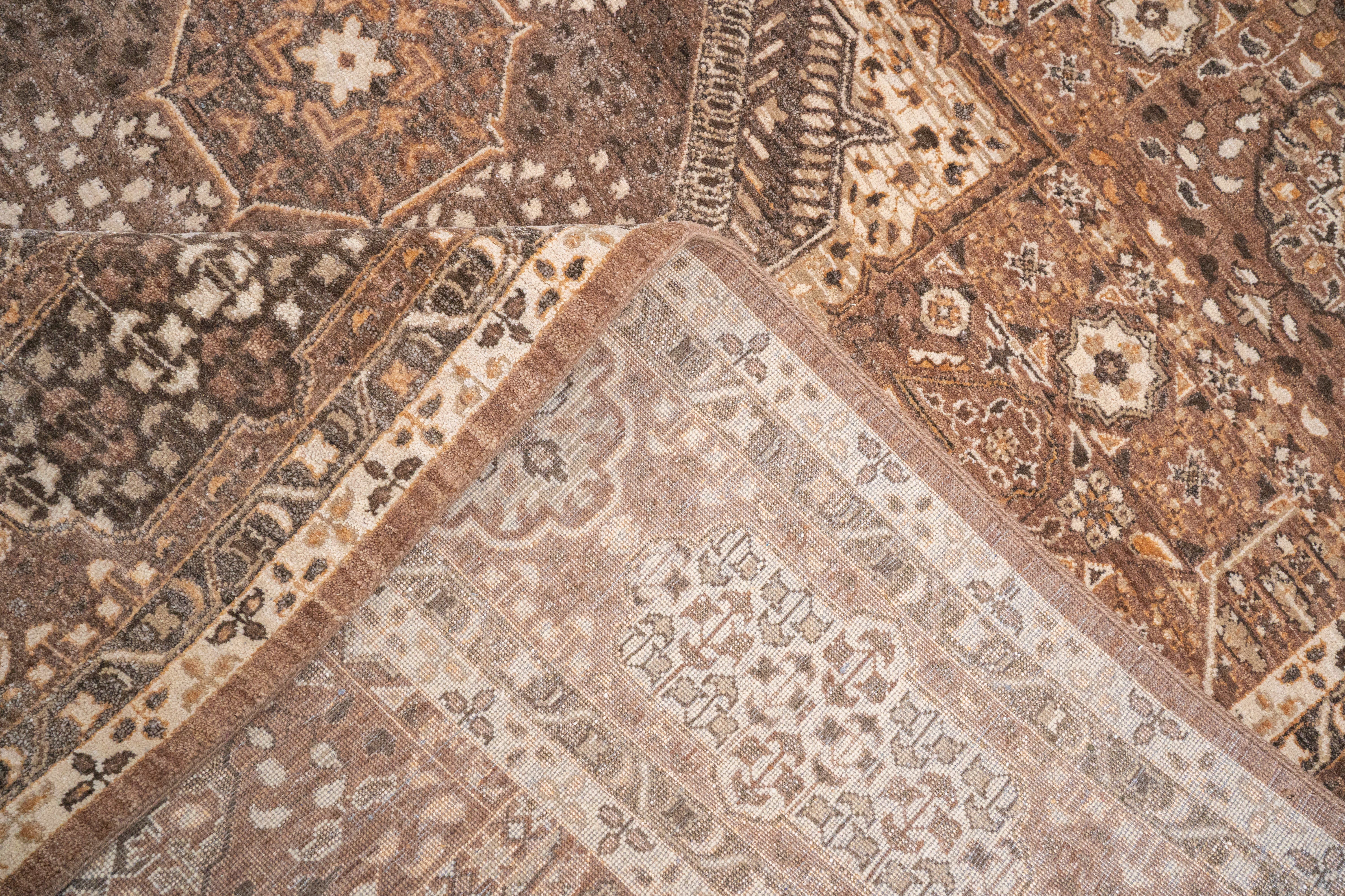 DIA- 860 MAMLUK Renda antiga, camurça e cinza claro