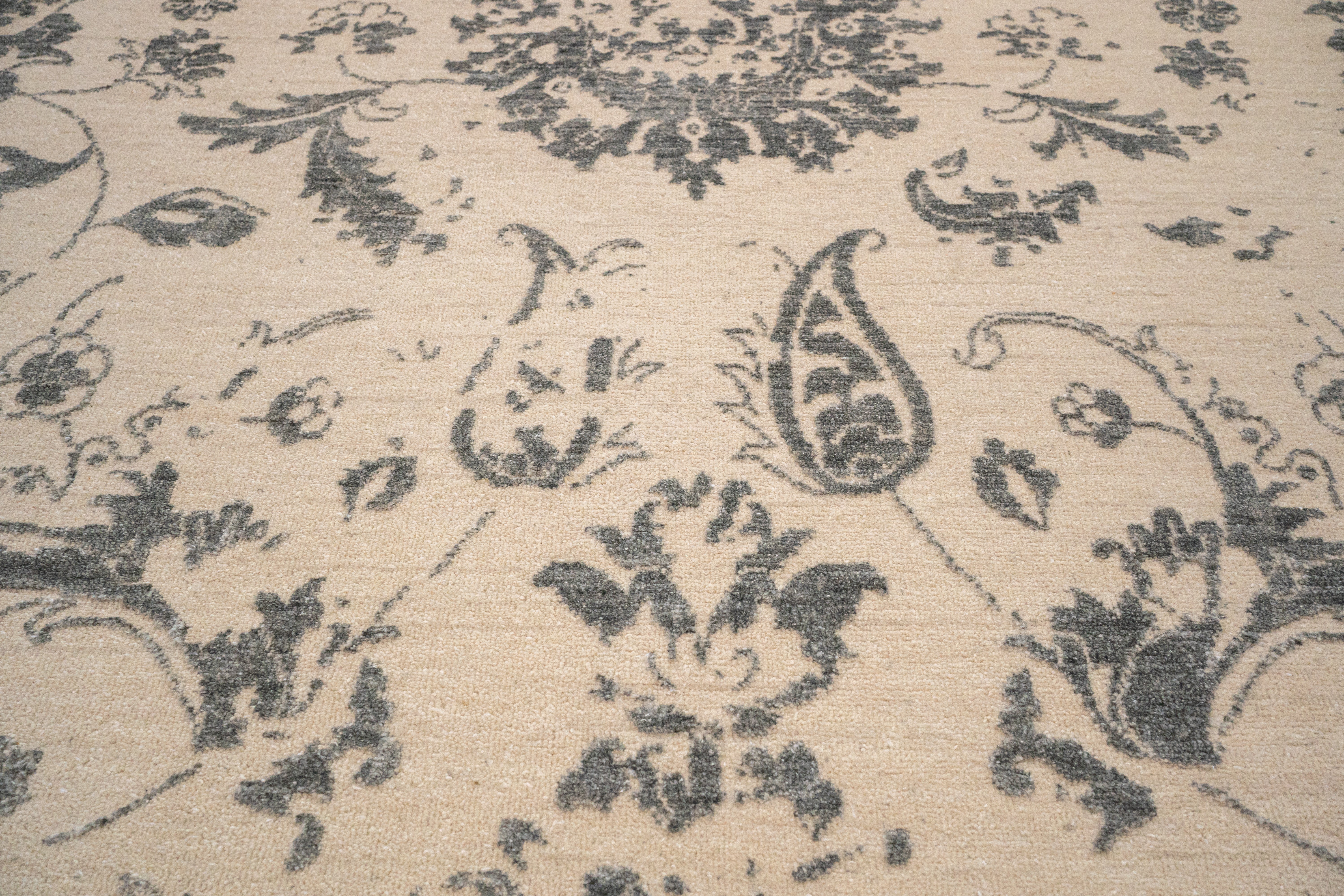 DIA- 861 Noor-e-Nazakat- Baunilha Escuro e Cinza Granito