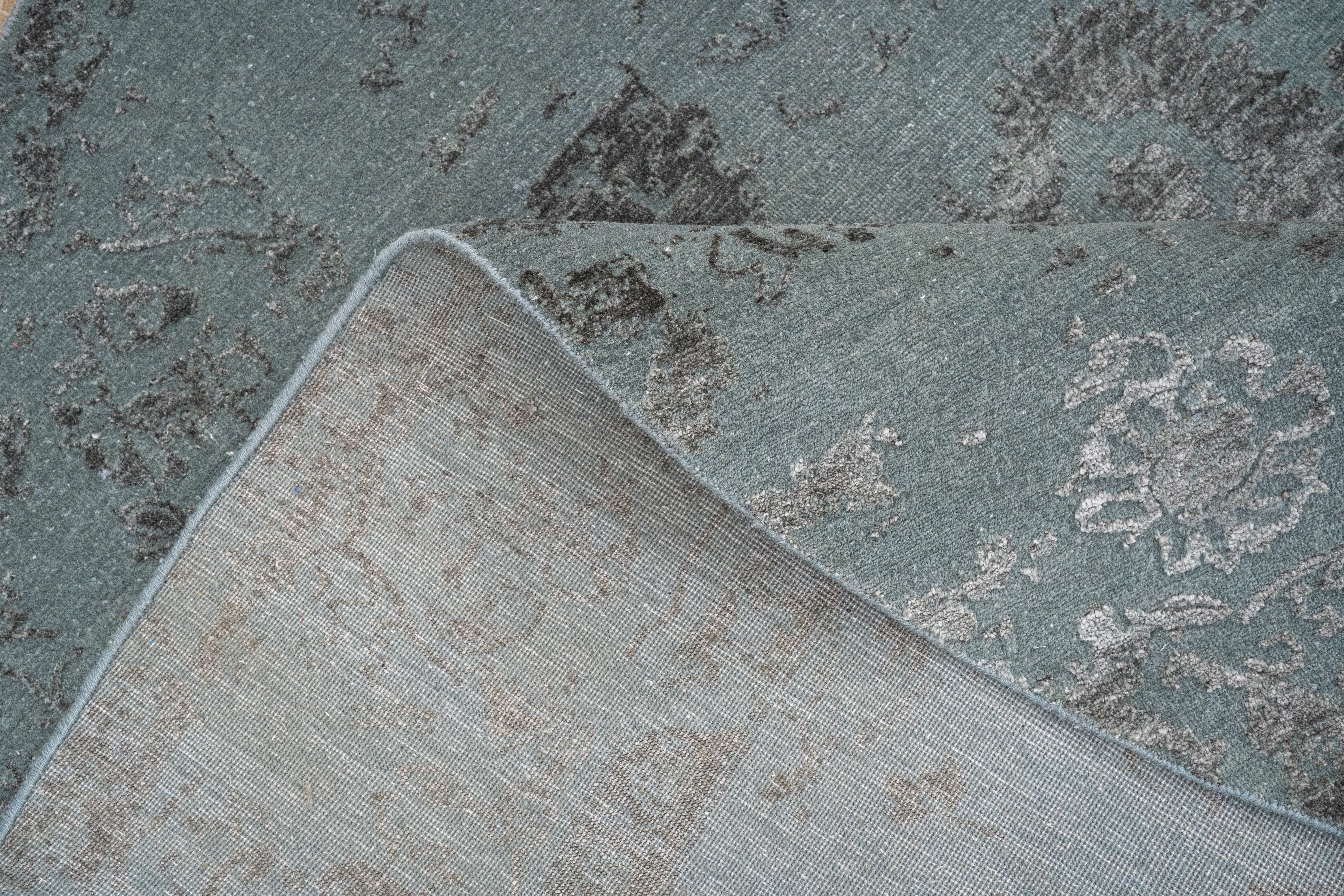 Handknotted Rug  DIA- 869 VASE 3, Denim Blue & Black