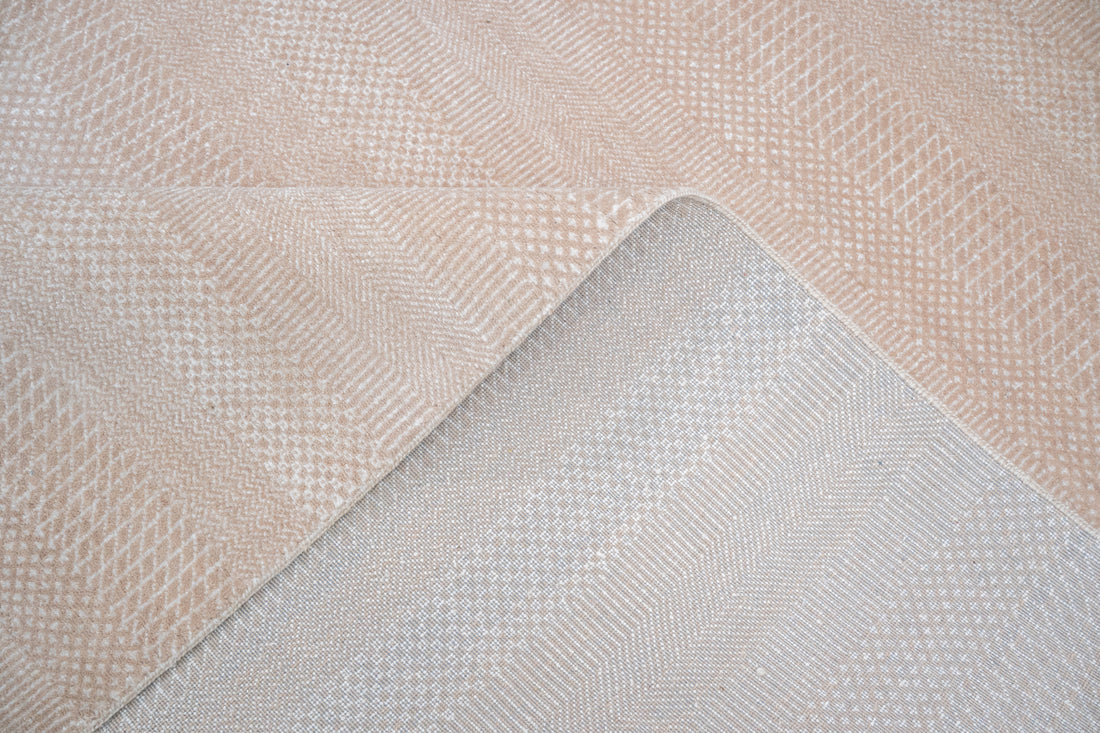 Handknotted Carpet DIA- 87 MCN,  Dark Vanilla & Platinum