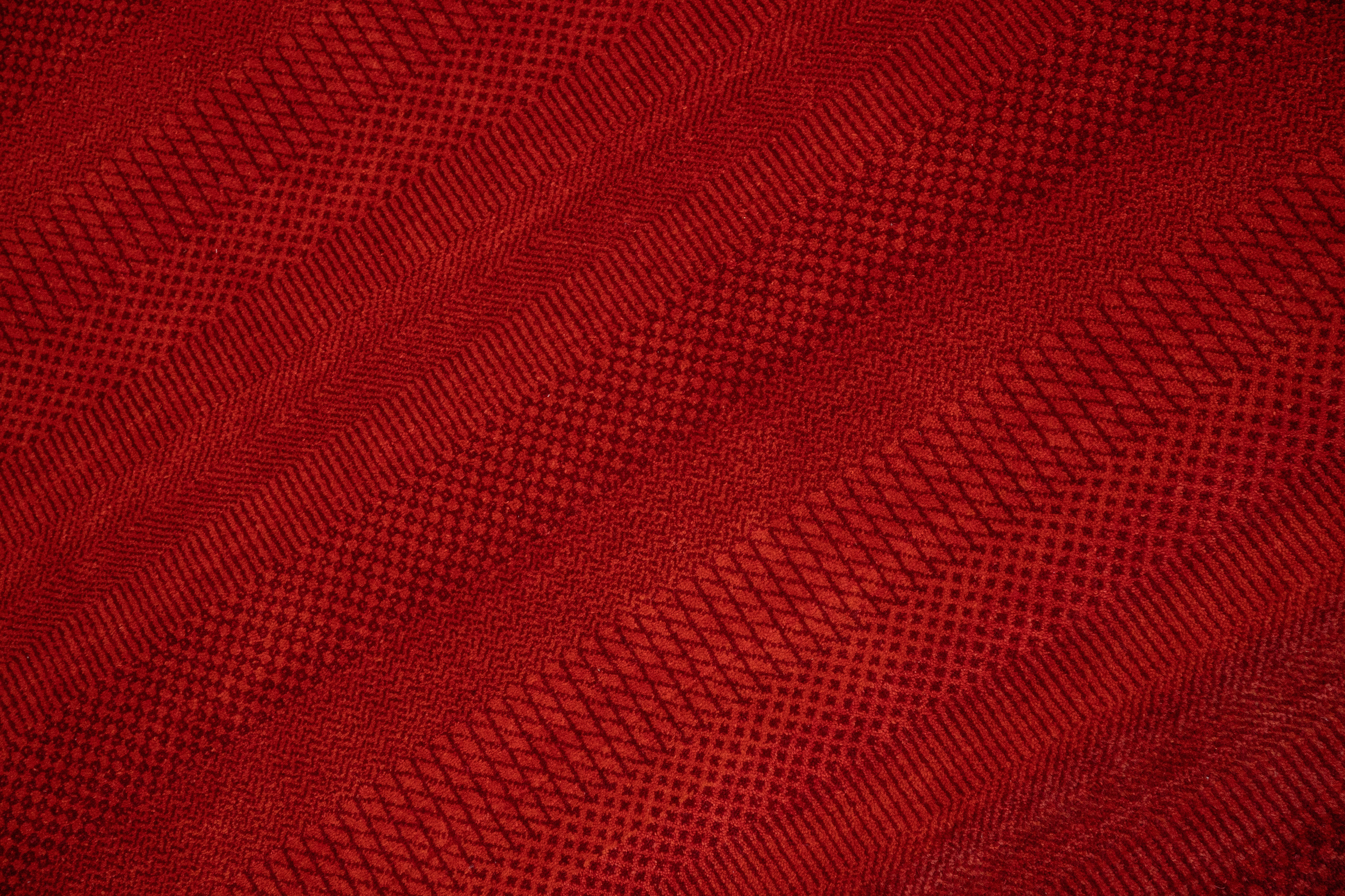 Handknotted  Rug DIA- 882 MCN,  Rust & Red