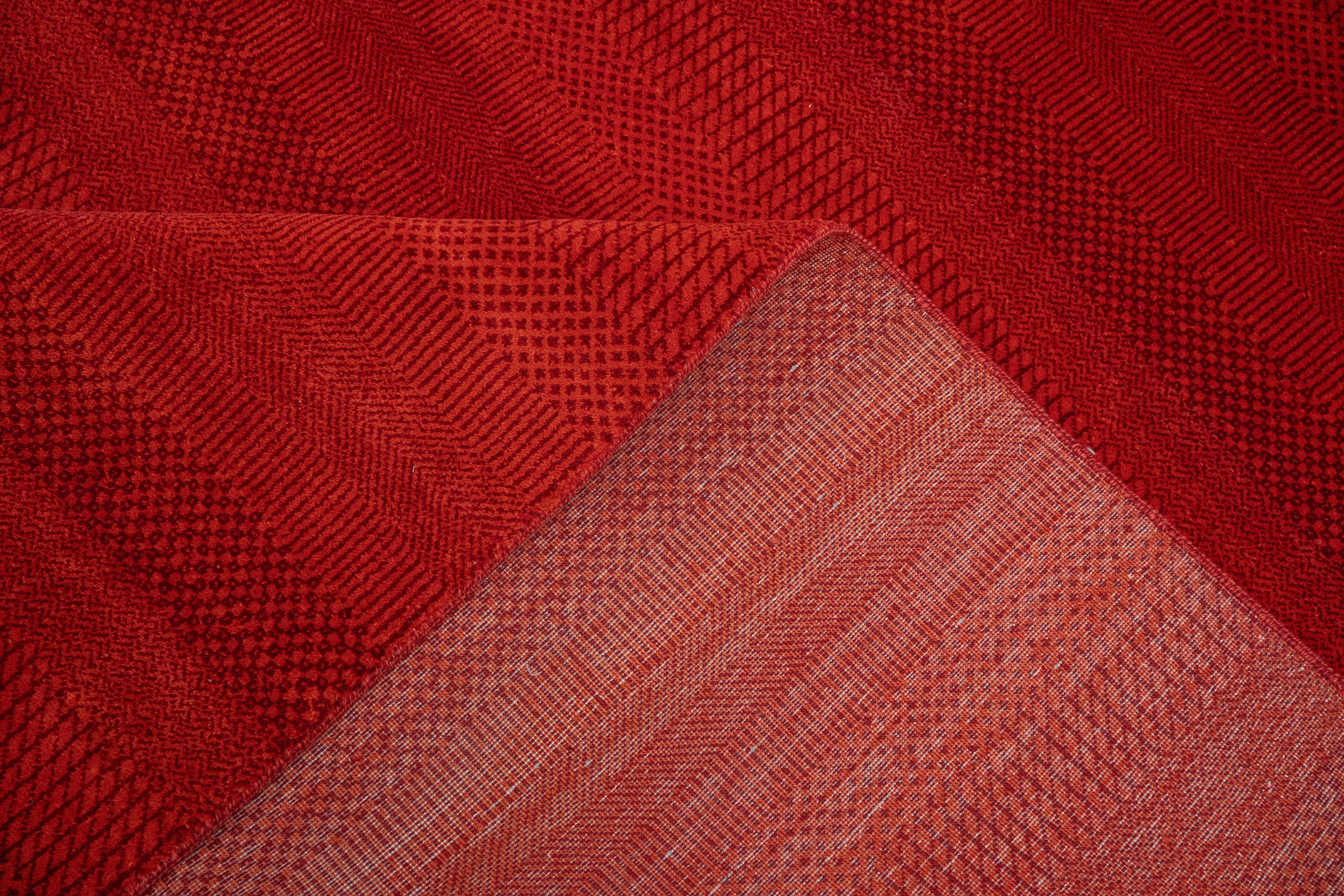 Handknotted  Rug DIA- 882 MCN,  Rust & Red