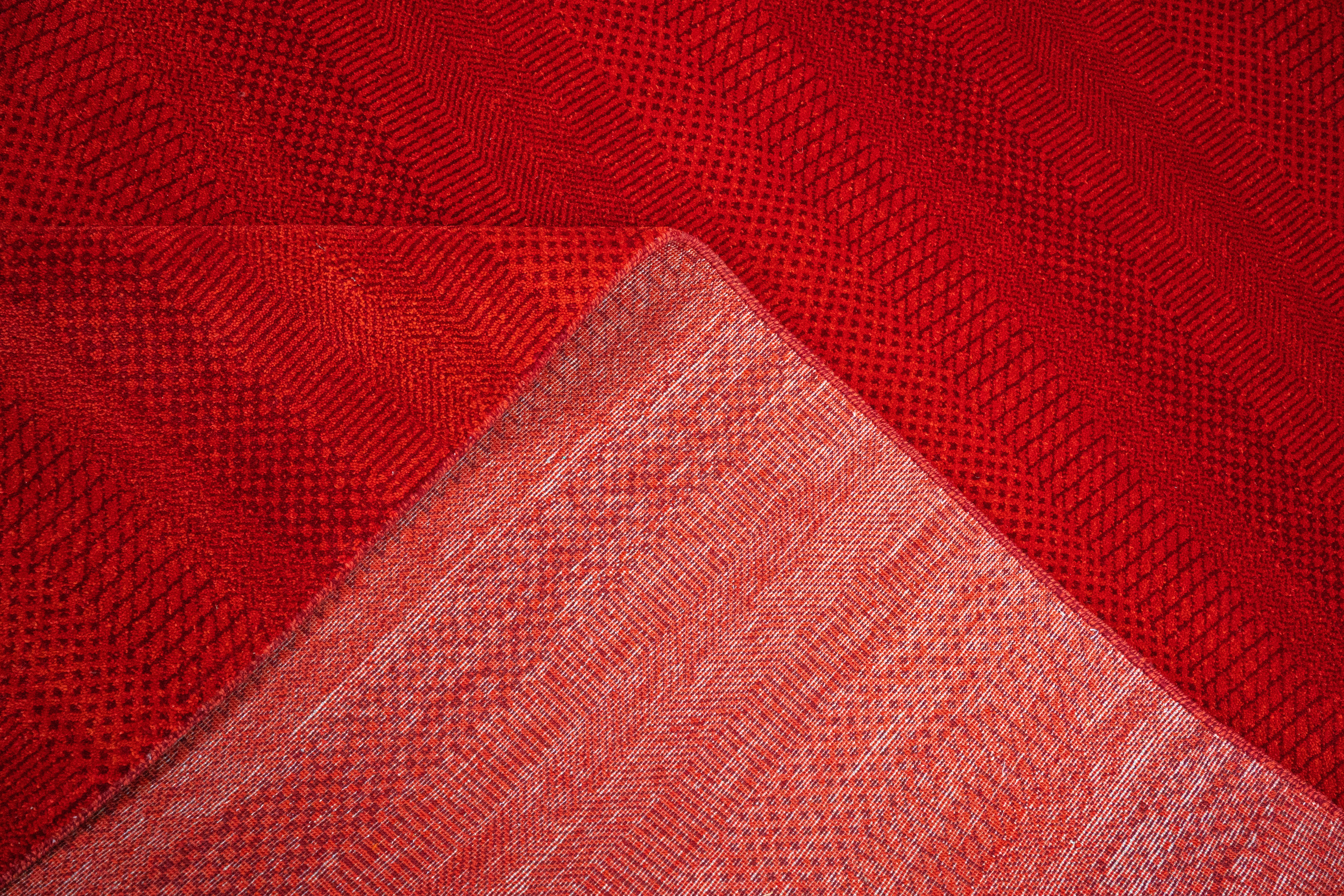 Handknotted Carpet, DIA: 886 MCN, Red & Barn Red