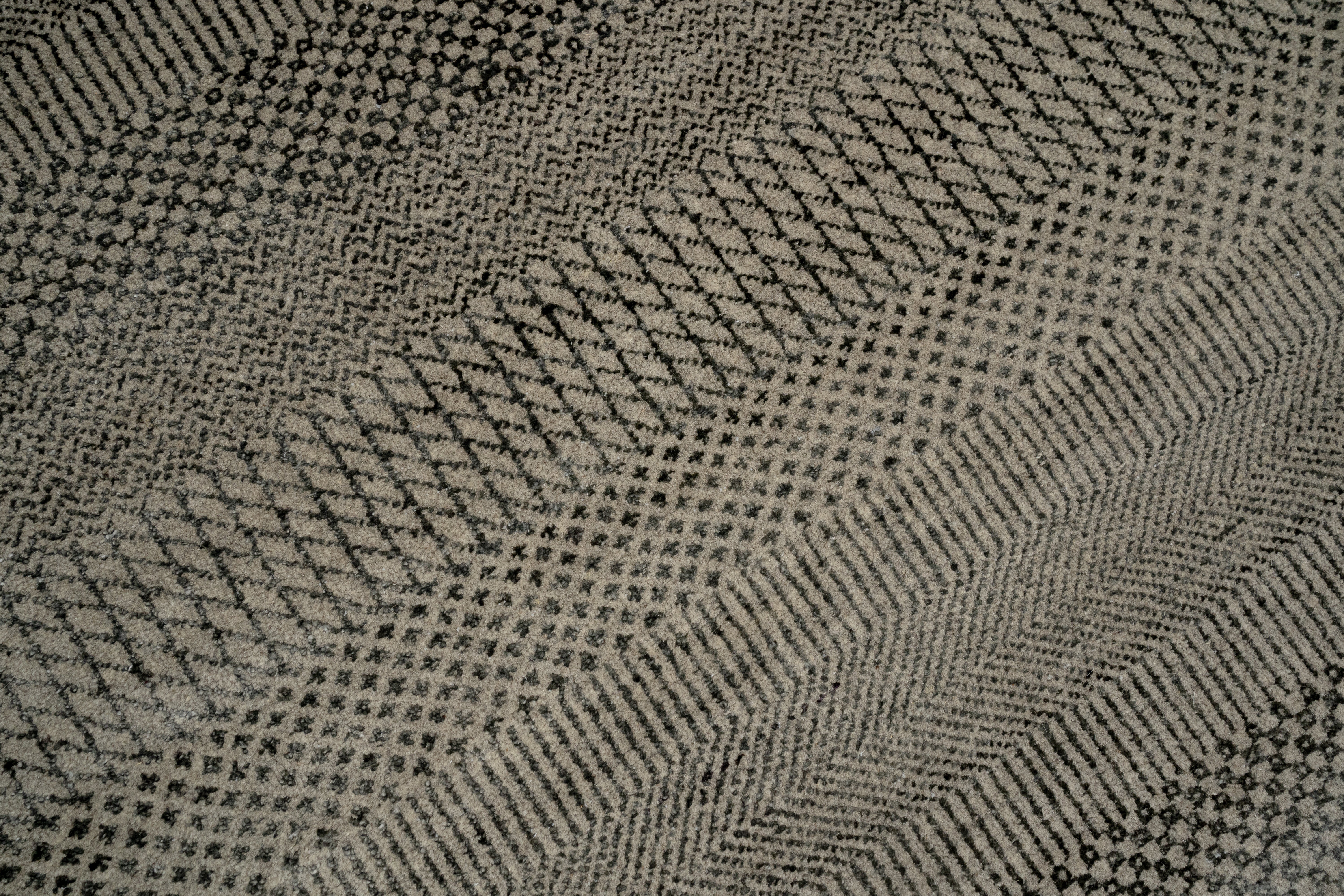 Handknotted Carpet DIA- 1663