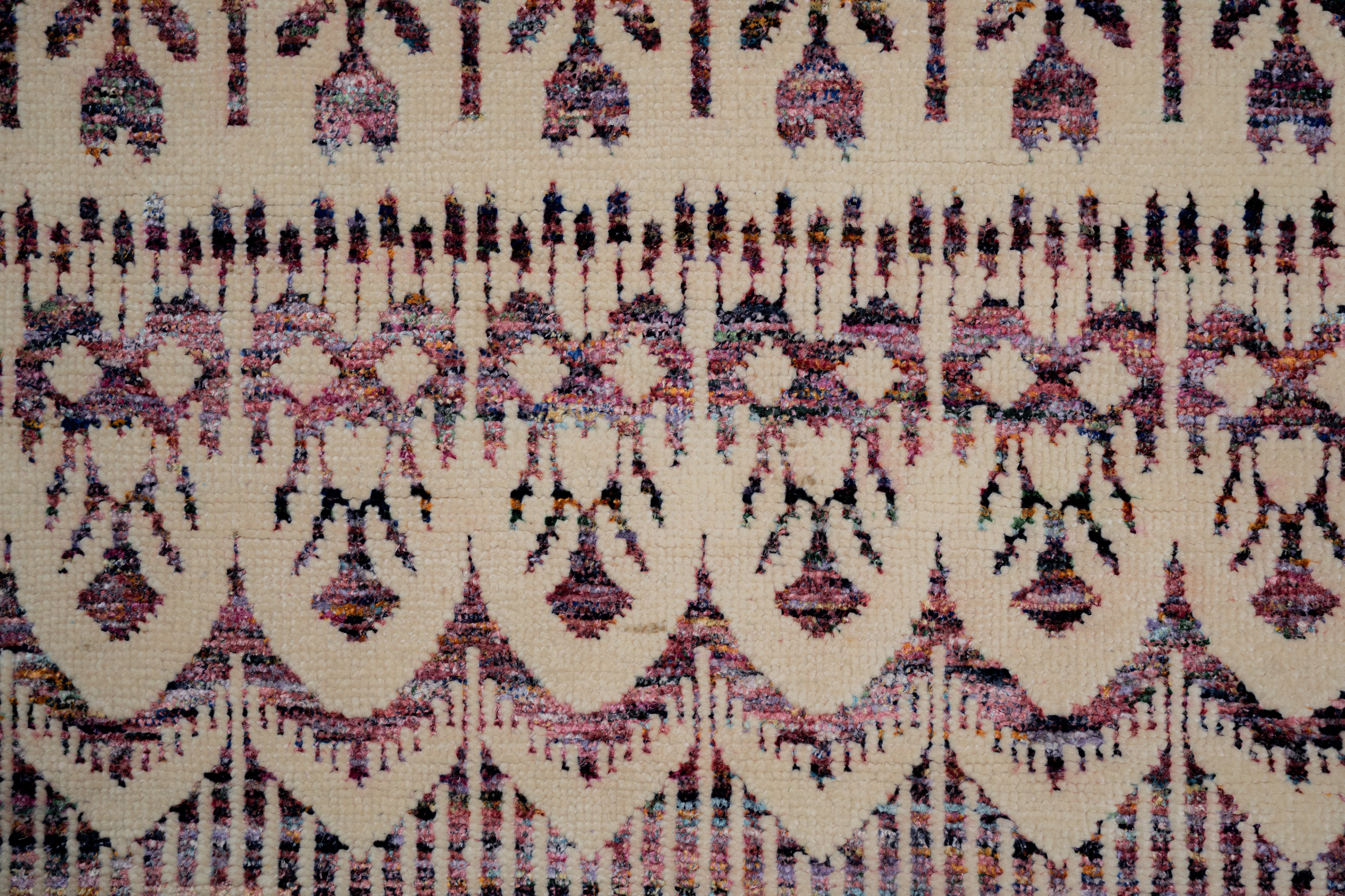 Handknotted Modern Carpet DIA- 3105