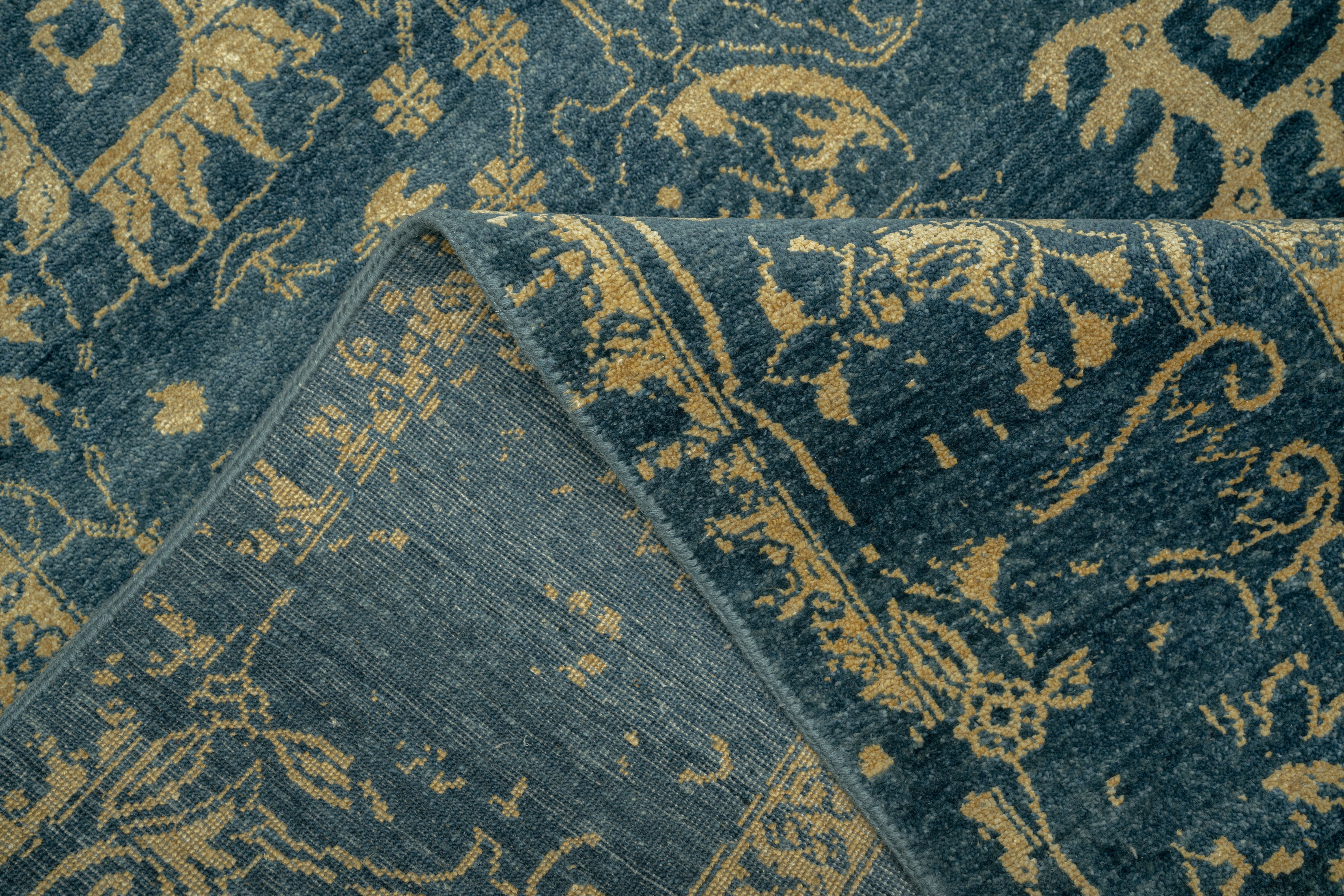 Handknotted Carpet DIA- 3324