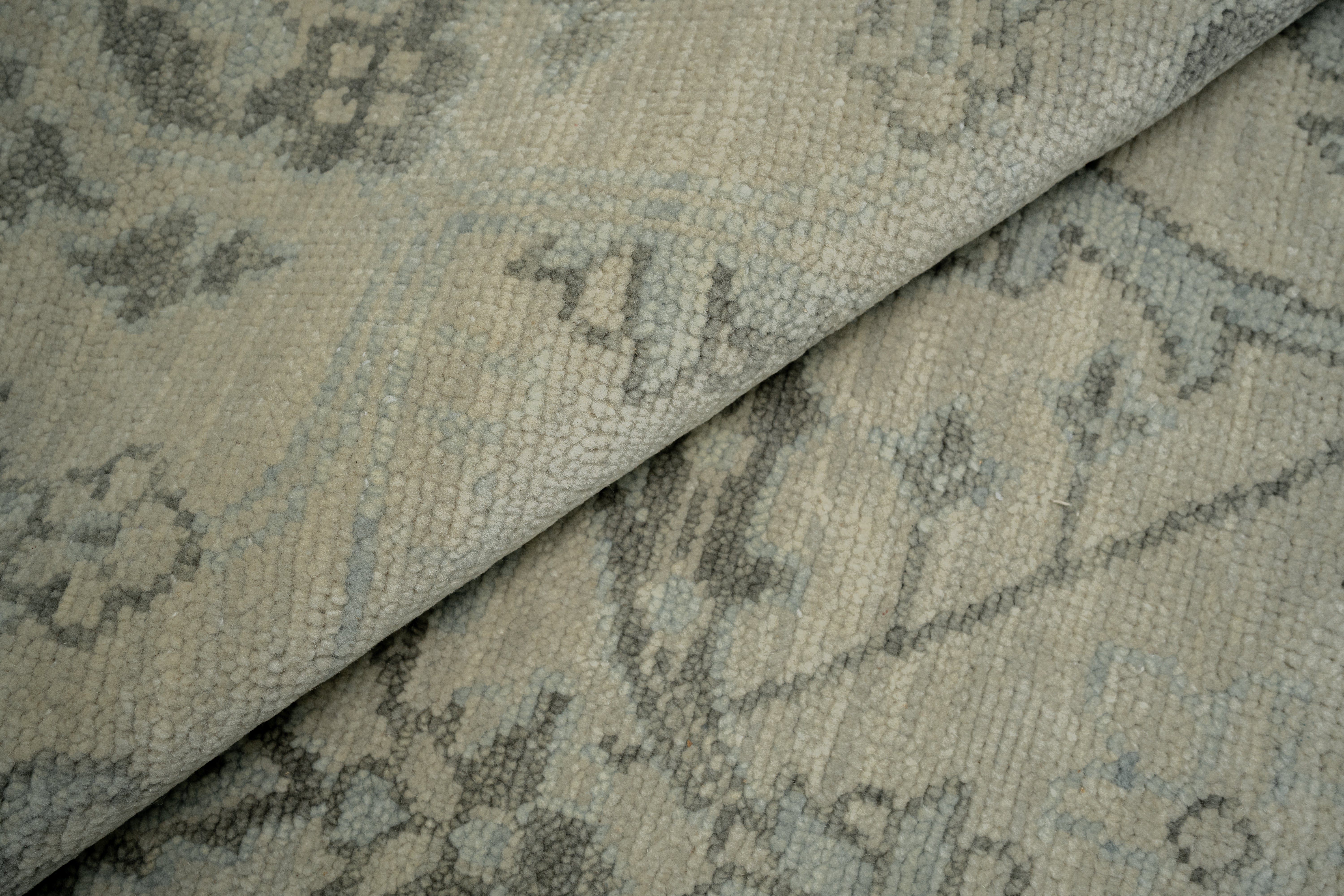 Handknotted Modern Carpet DIA- 4620