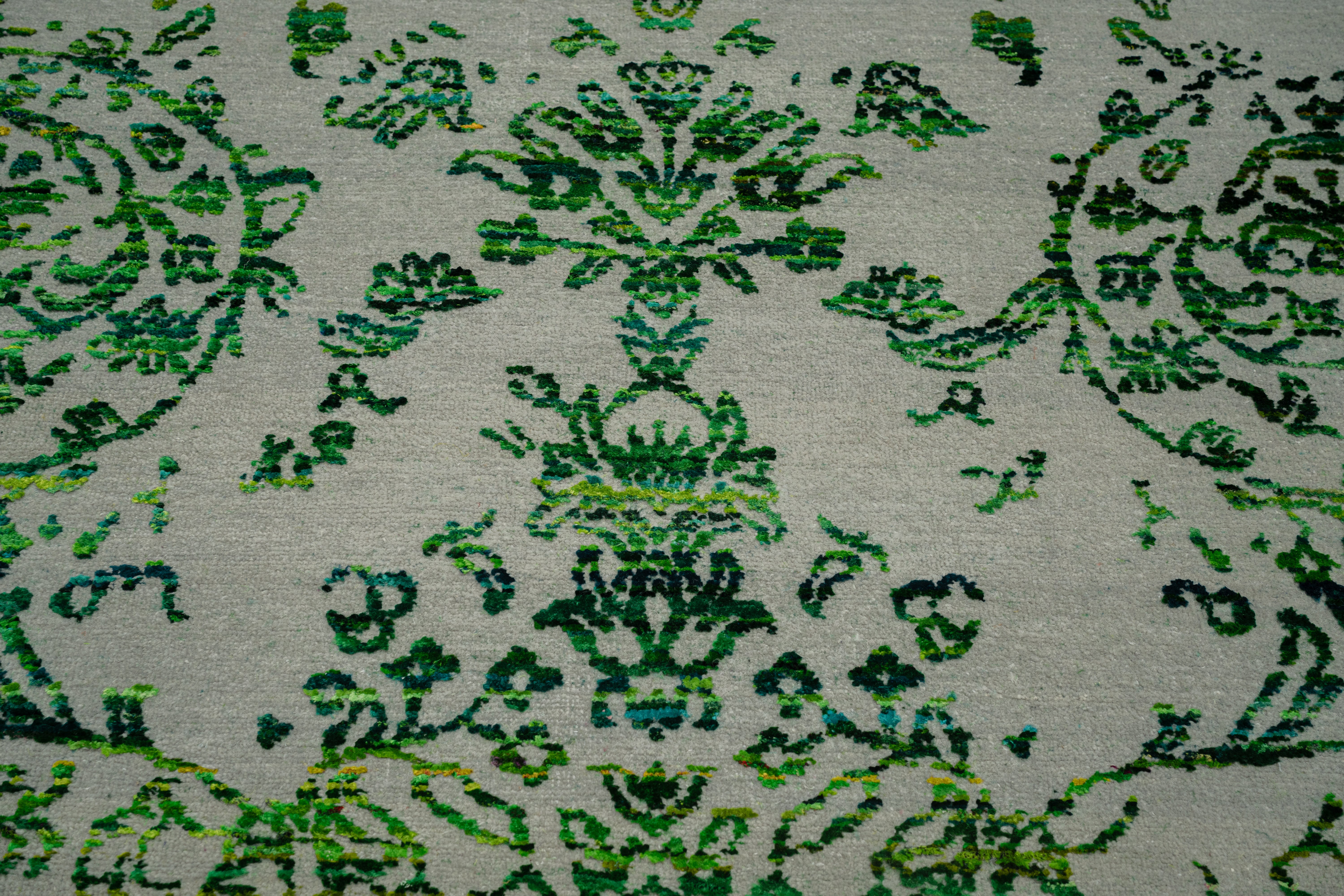 Handknotted Carpet DIA- 721