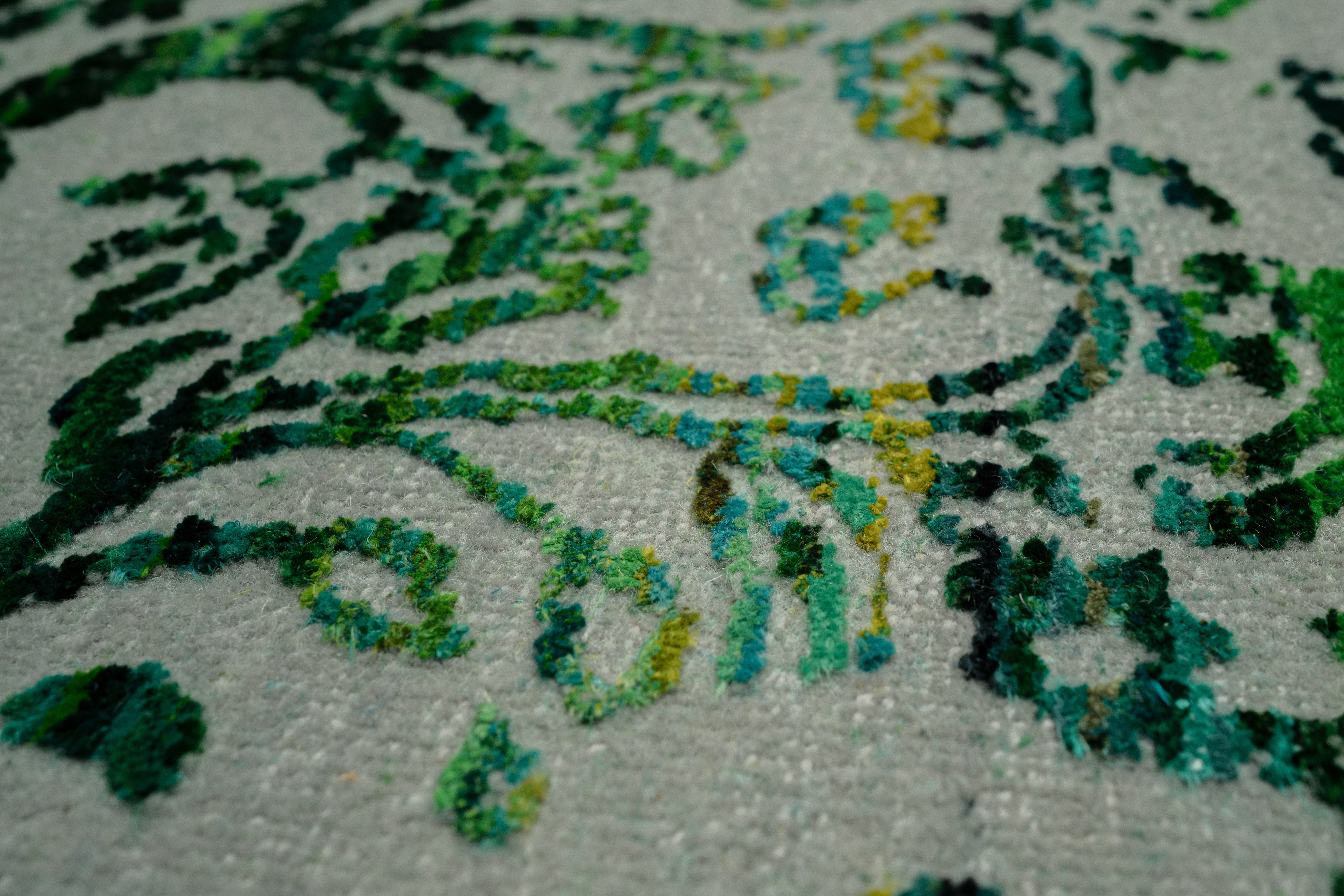 Handknotted Carpet DIA- 721