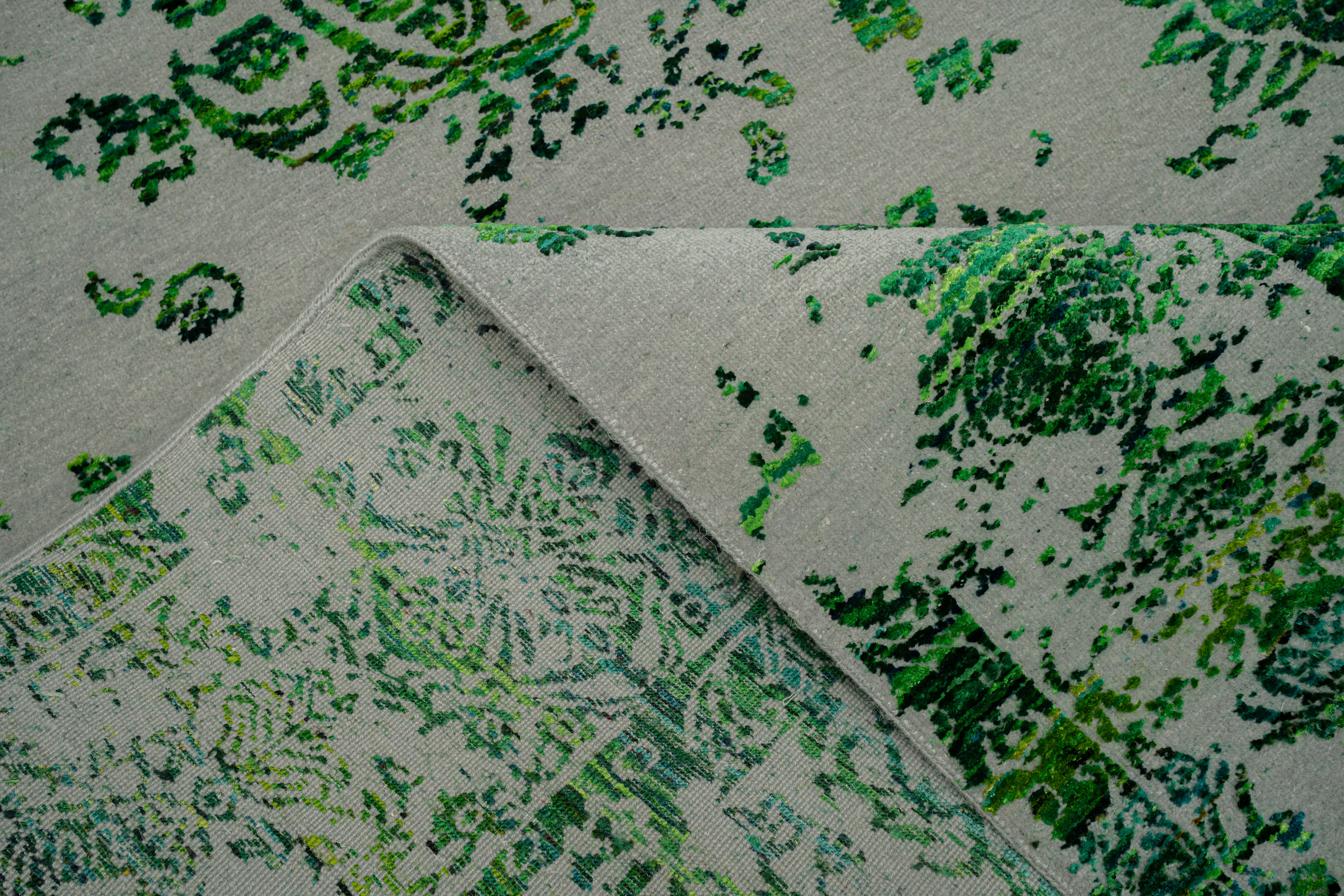 Handknotted Carpet DIA- 721