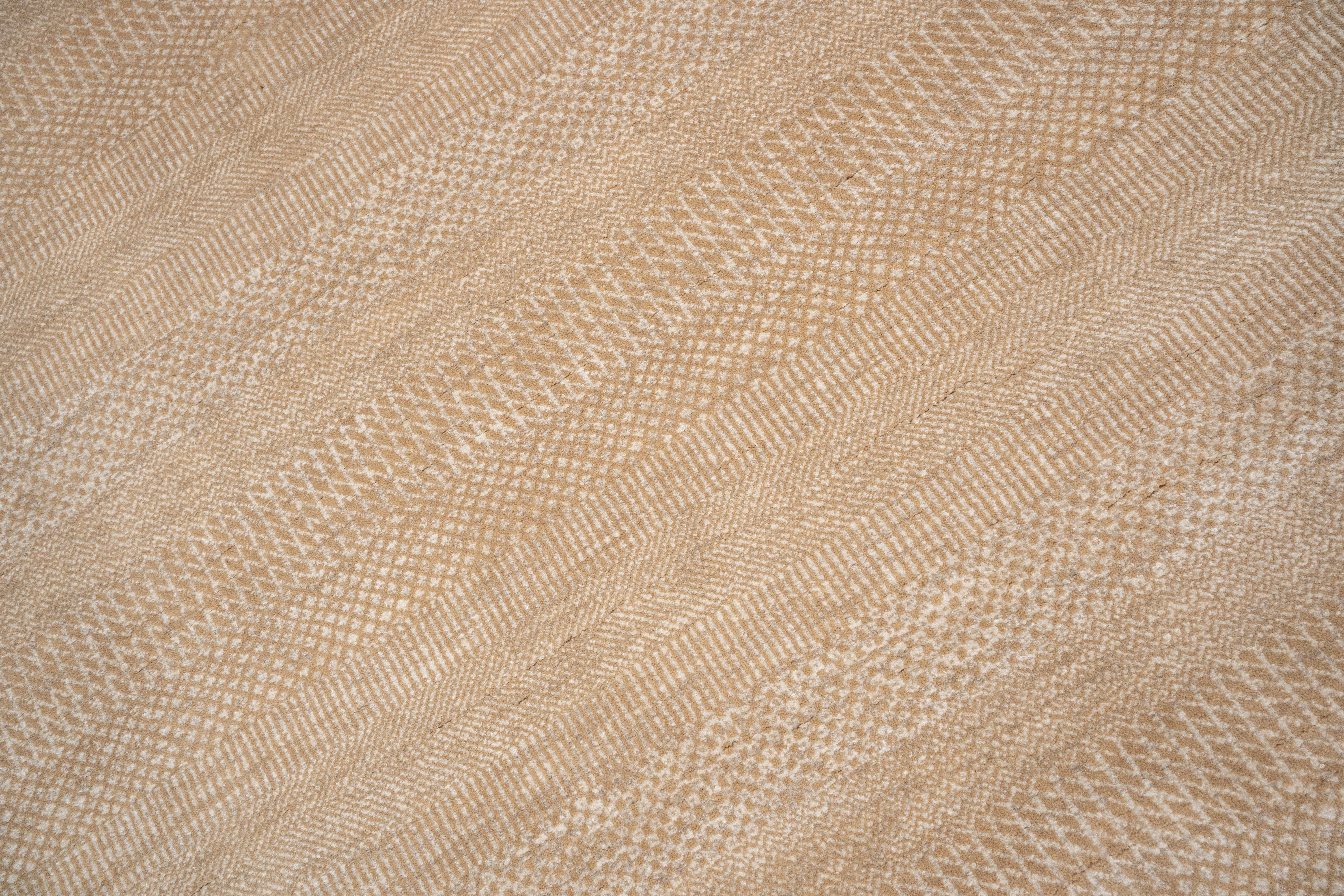 Handknotted Carpet, DIA-908 MCN, Taupe & Ivory