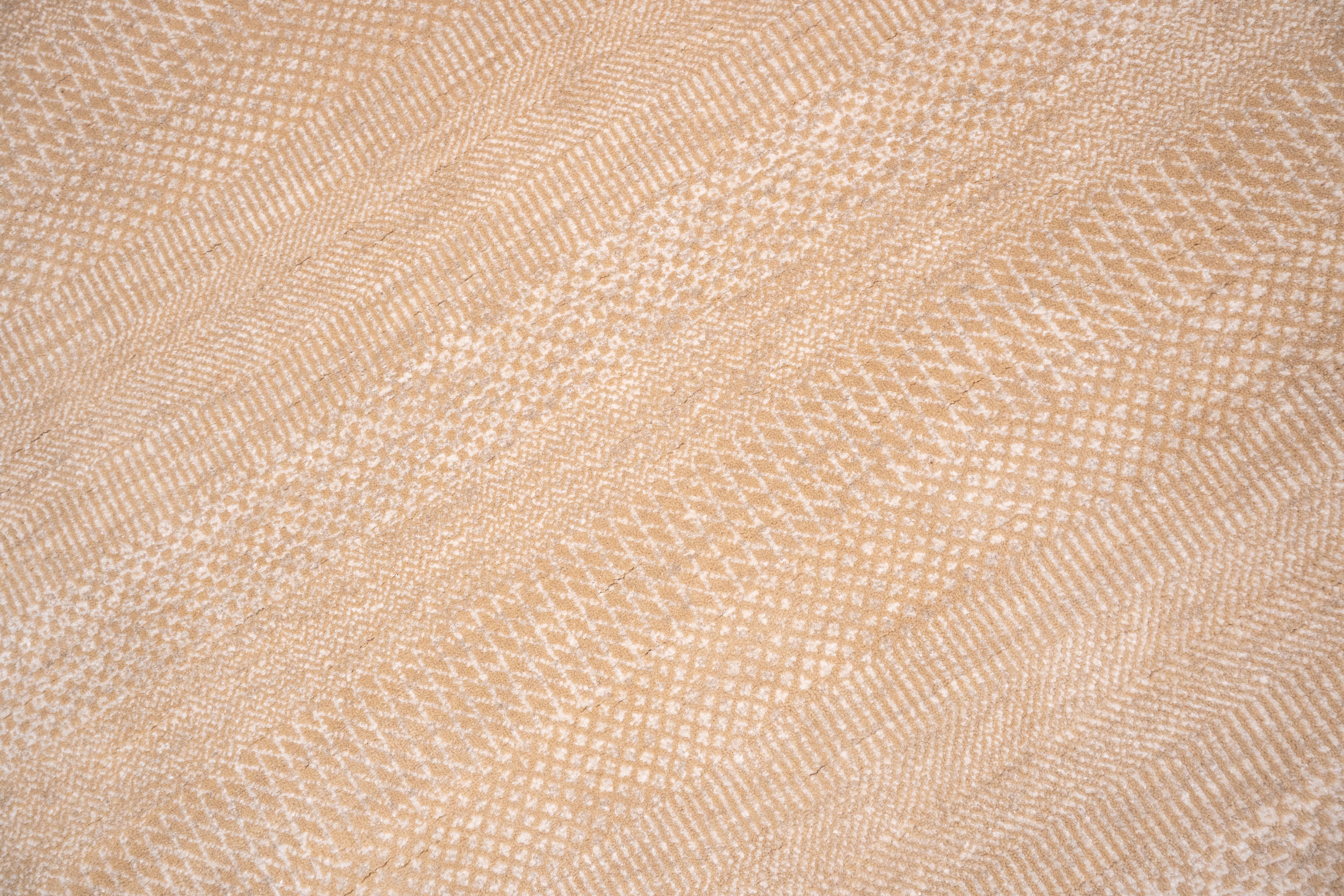 Handknotted  Rug DIA- 908 MCN,  Light Taupe & Champagne