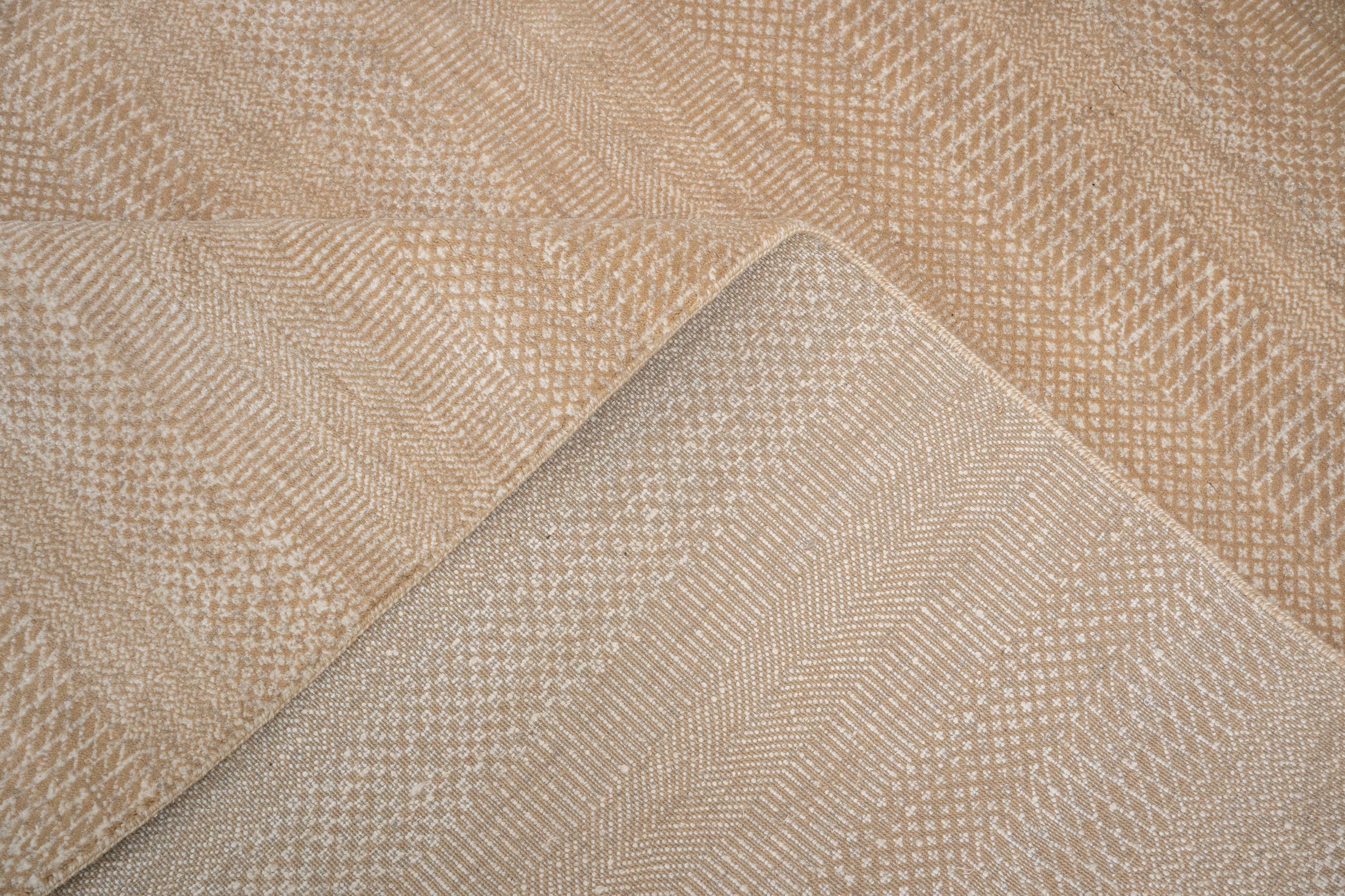 Handknotted Carpet, DIA-908 MCN, Taupe & Ivory