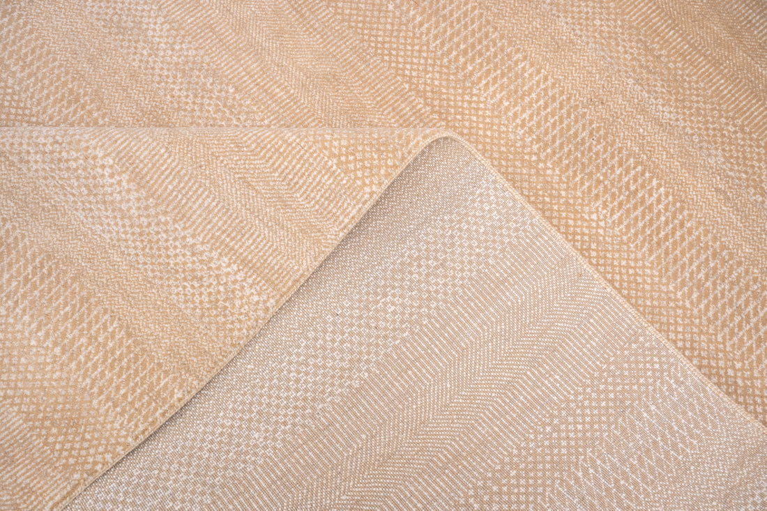 Handknotted  Rug DIA- 908 MCN,  Light Taupe & Champagne