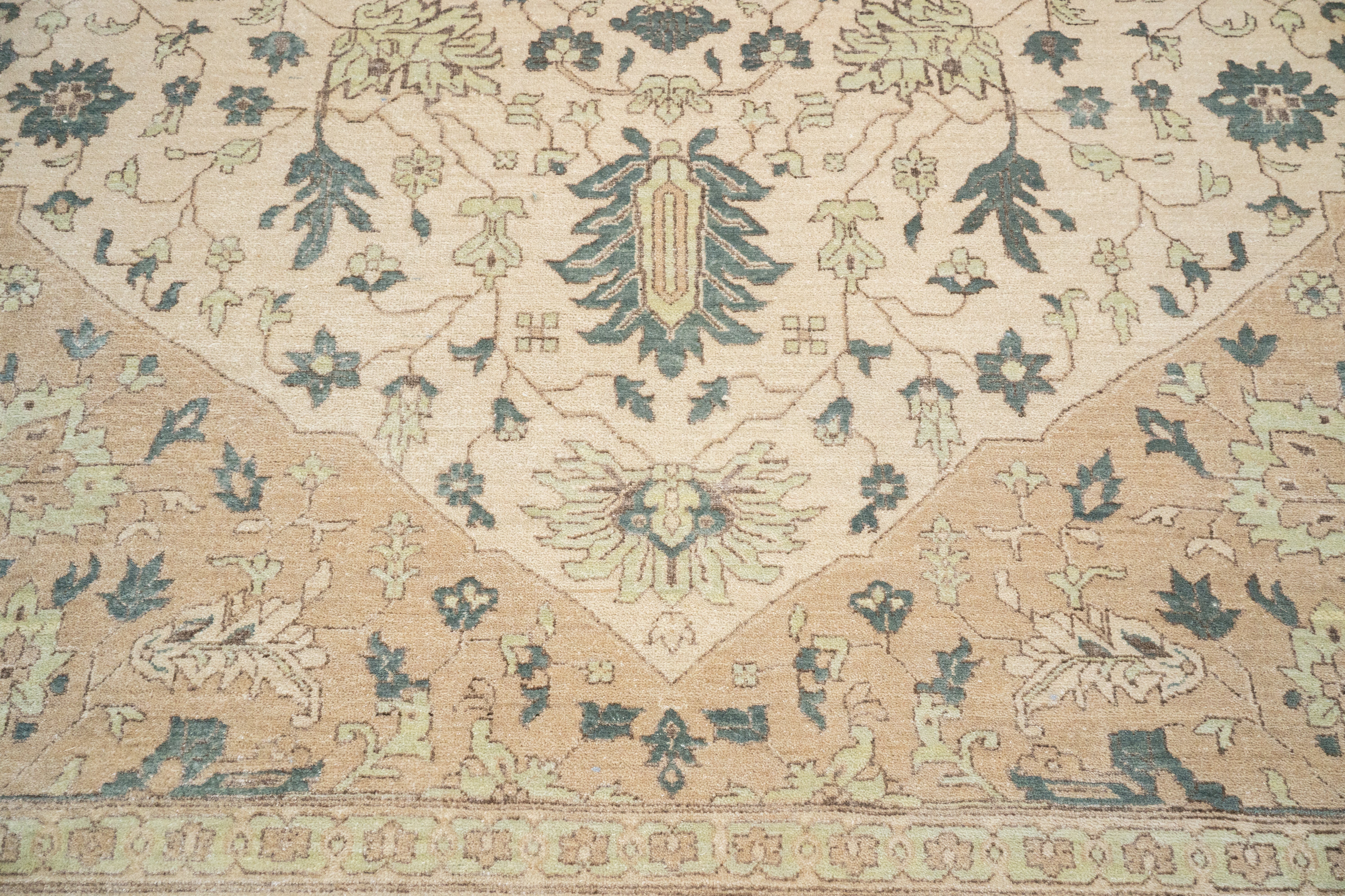 Handknotted Modern Erased Carpet Serapi DIA- 911 Pearl, Dolphin Gray, Dark Vanilla & Smoke