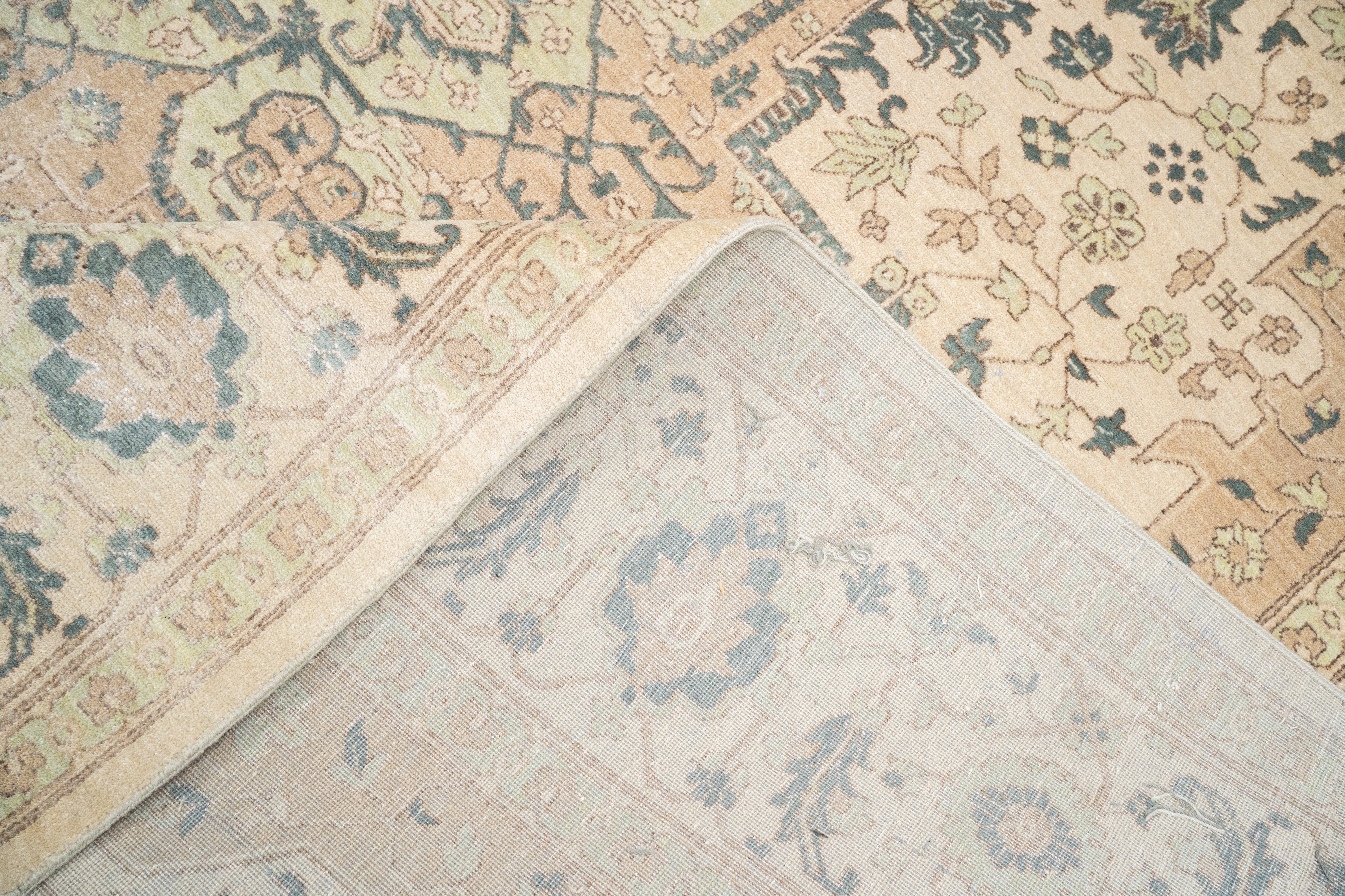 Handknotted Modern Erased Carpet Serapi DIA- 911 Pearl, Dolphin Gray, Dark Vanilla & Smoke
