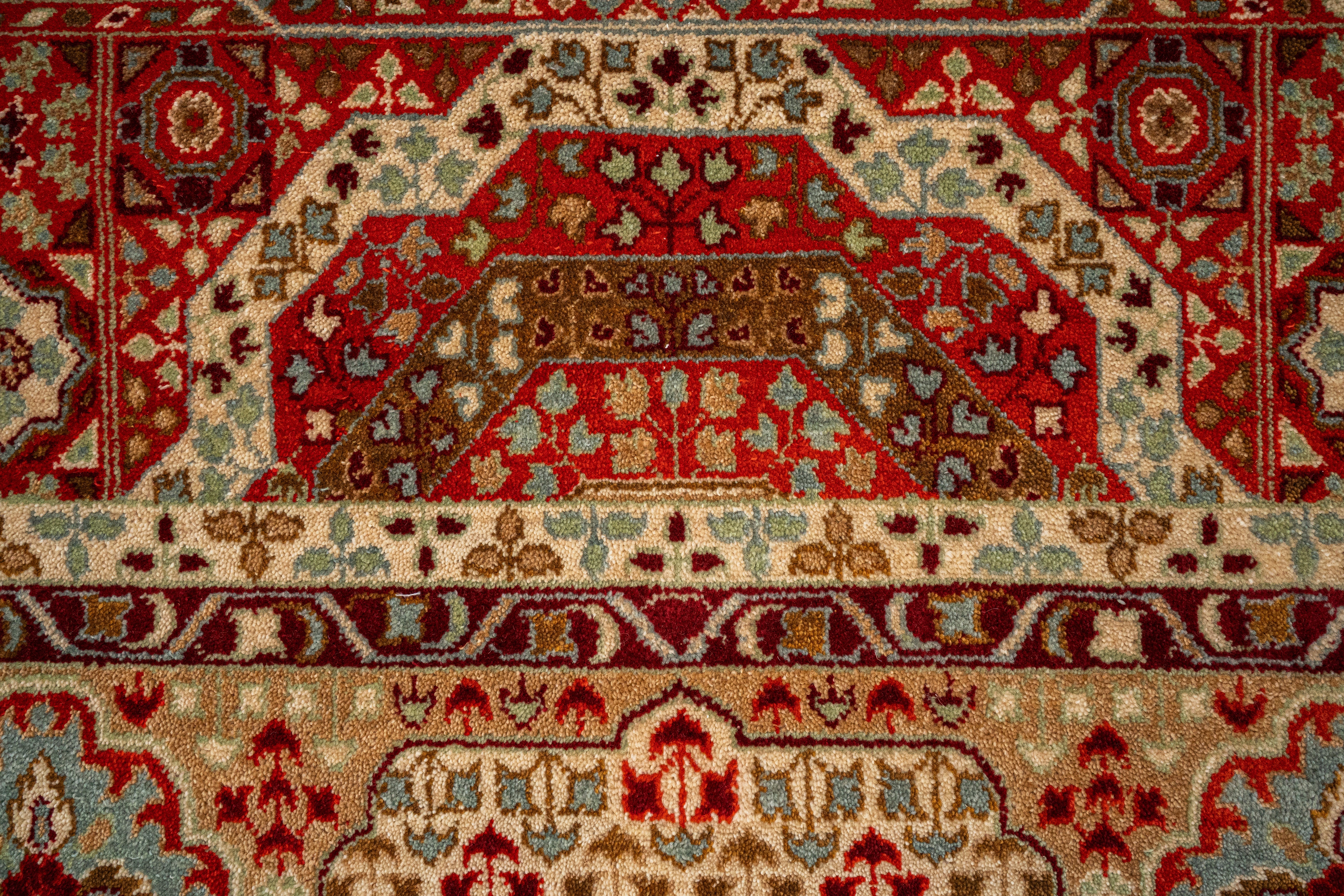 Handknotted Rug  DIA- 914 MAMLUK, Handknotted Carpet Mordant Red, Antique Brass, Seal Brown & Smoke