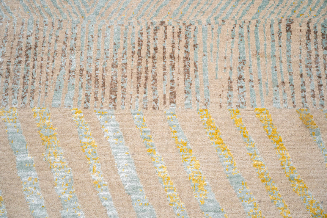 Handknotted Carpet, DIA- 920 N-193, Dark Vanilla, Orange-Yellow & Jet Stream