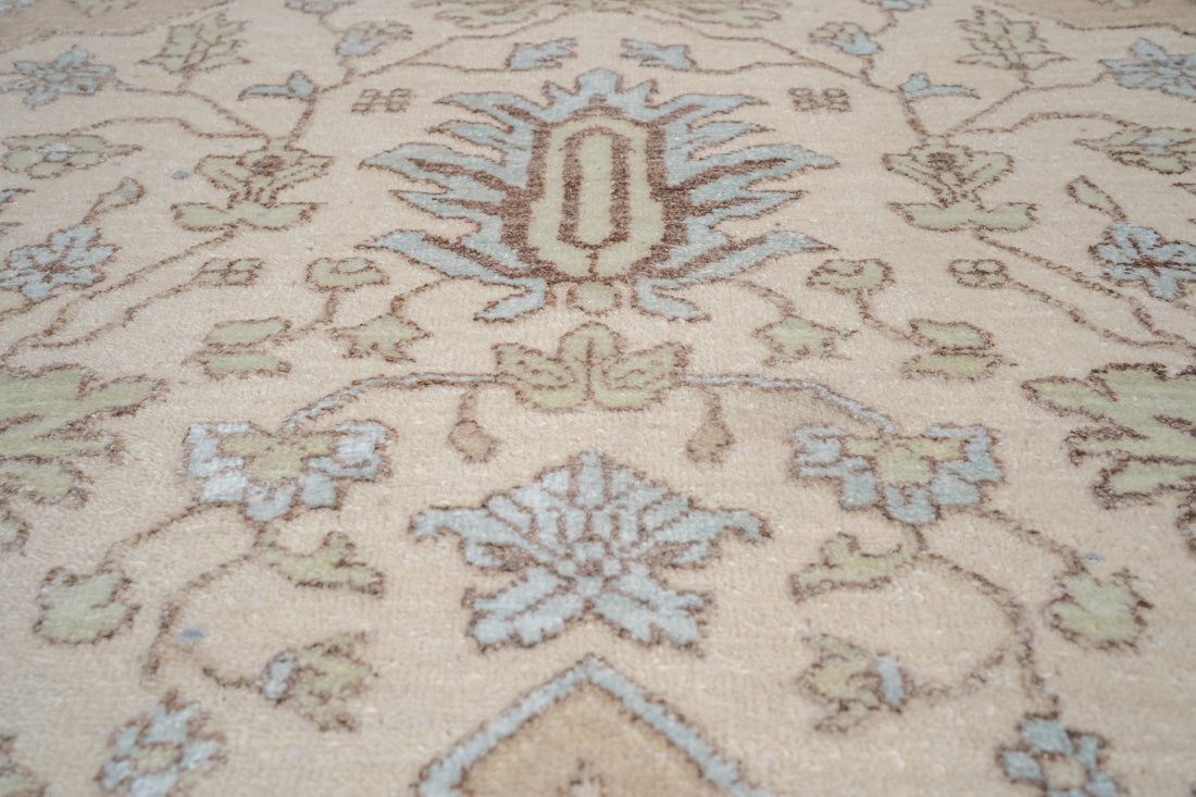 Handknotted Carpet DIA- 923 SERAPI,  Ivory, Beaver & Cool Grey