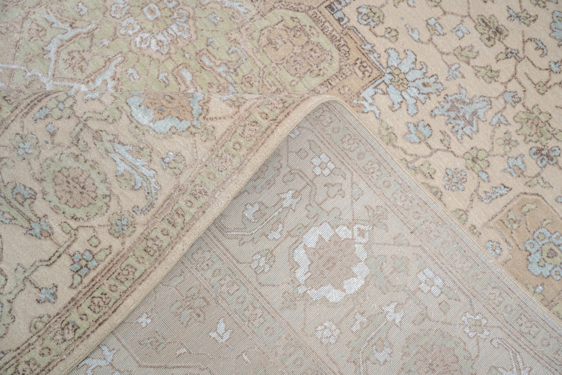 Handknotted Carpet DIA- 923 SERAPI,  Ivory, Beaver & Cool Grey