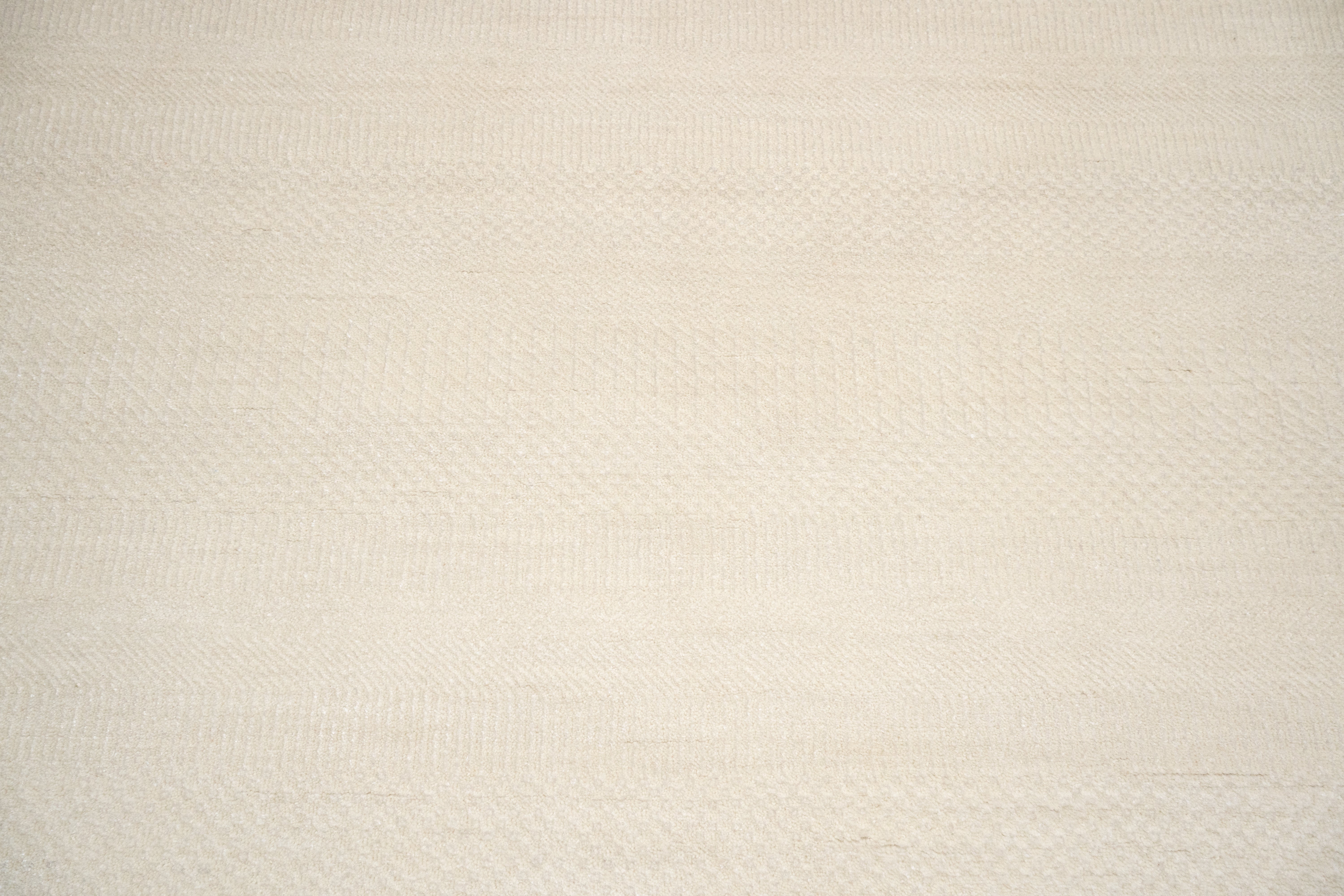Handknotted Carpet, DIA- 932 MCN, Ivory & Ivory