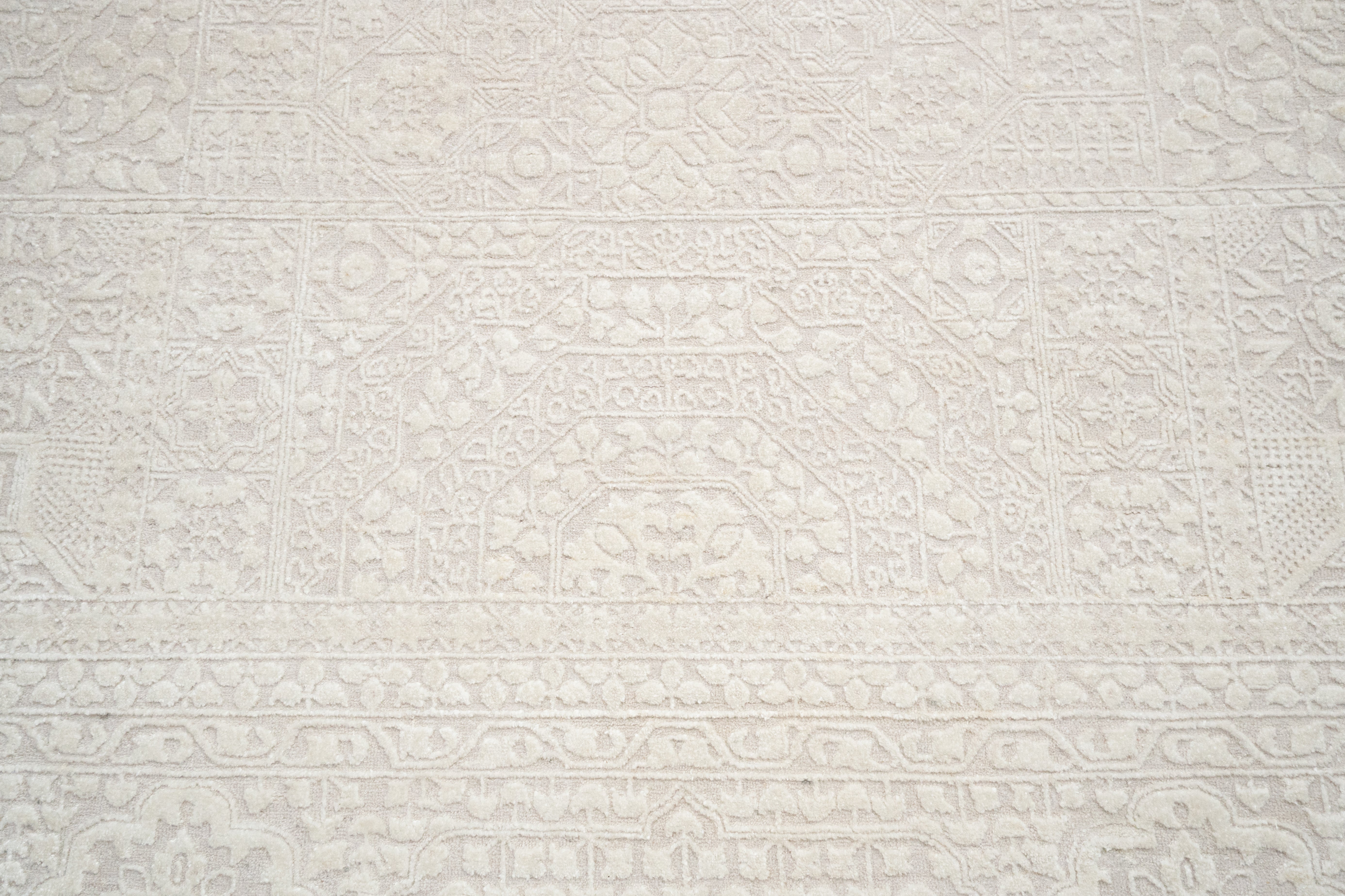 Handknotted Rug  DIA- 918 MAMLUK Ivory & Ivory
