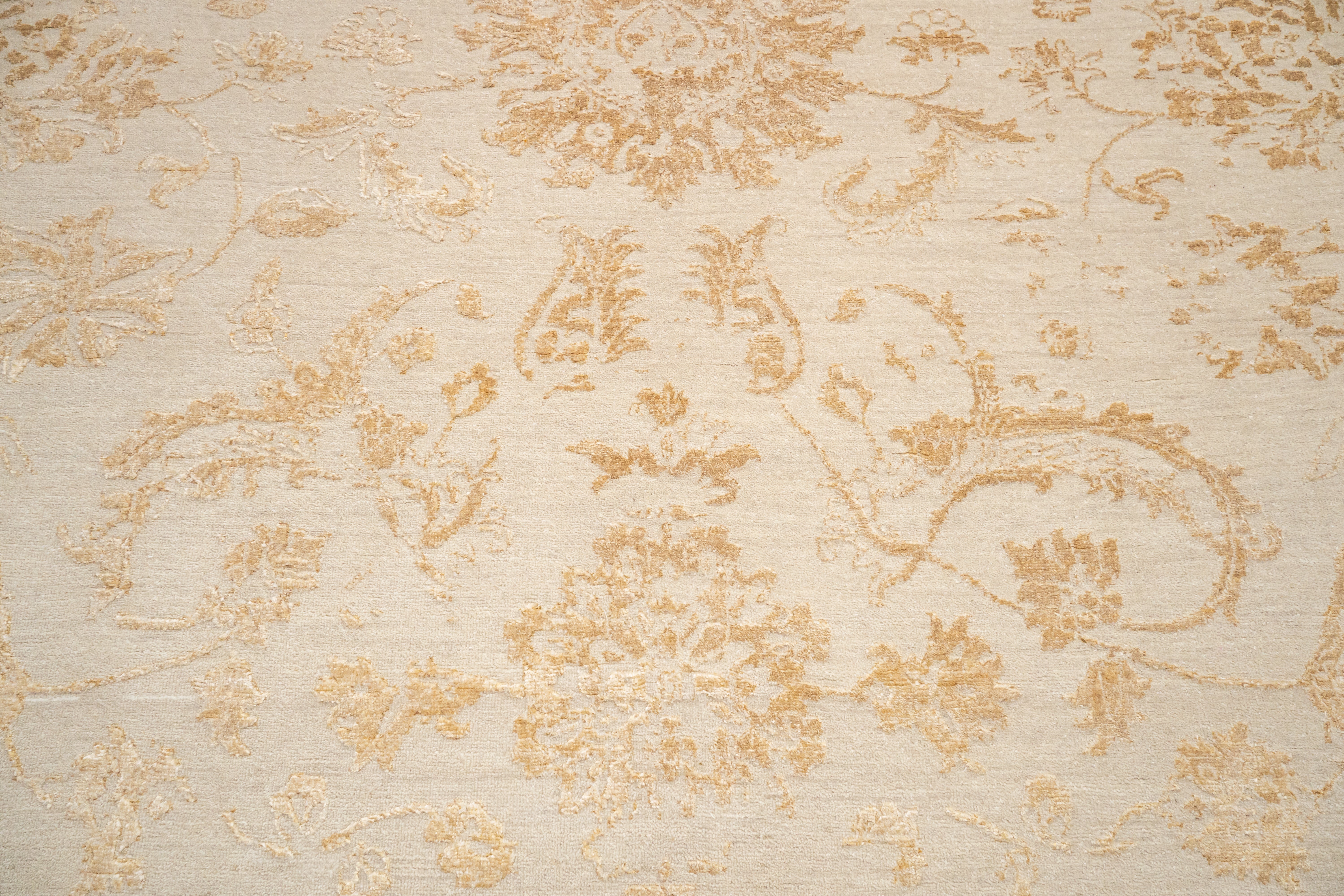Handknotted Modern Carpet DIA- 968 JK-A White Chocolate & Tumbleweed