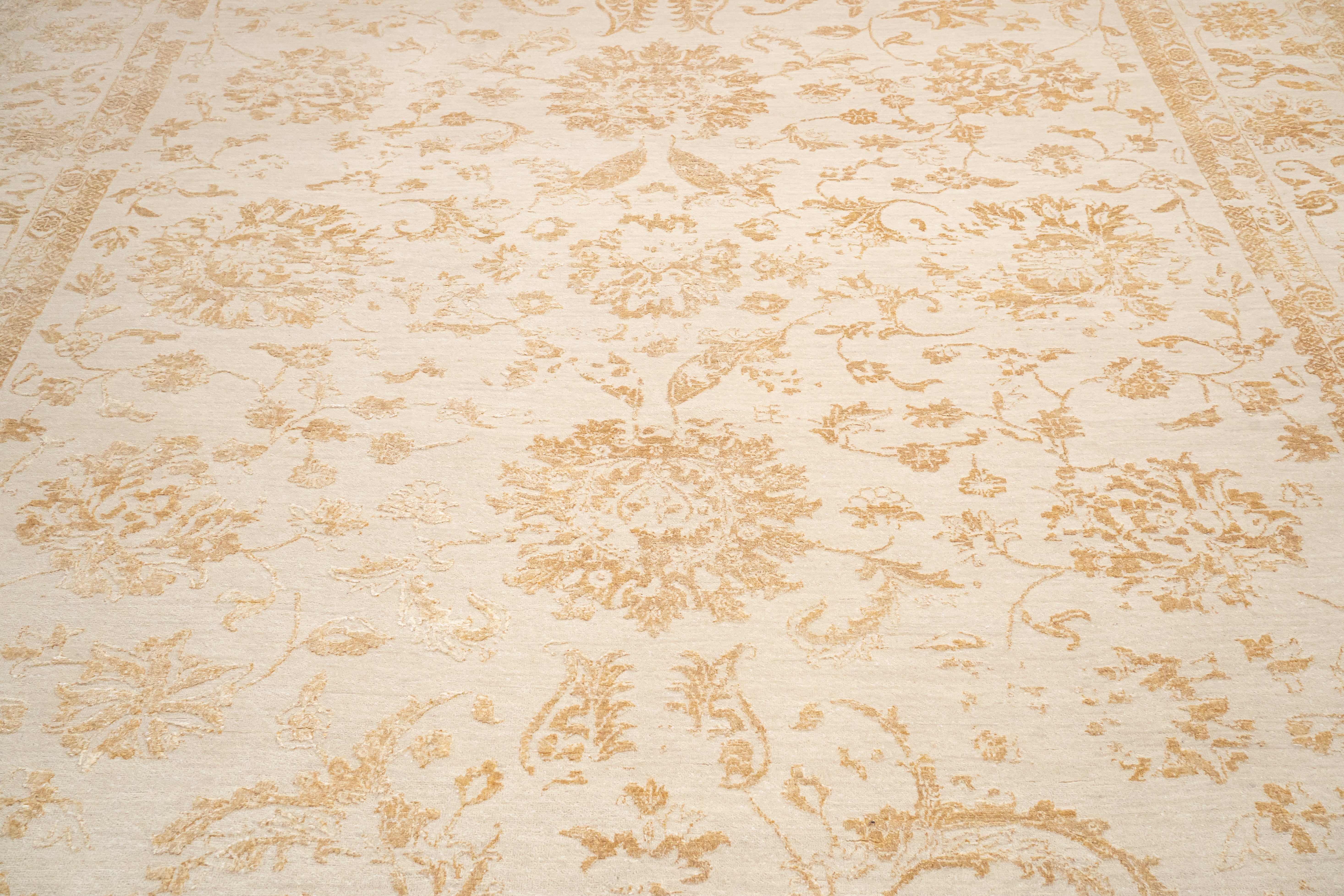 Handknotted Modern Carpet DIA- 968 JK-A White Chocolate & Tumbleweed