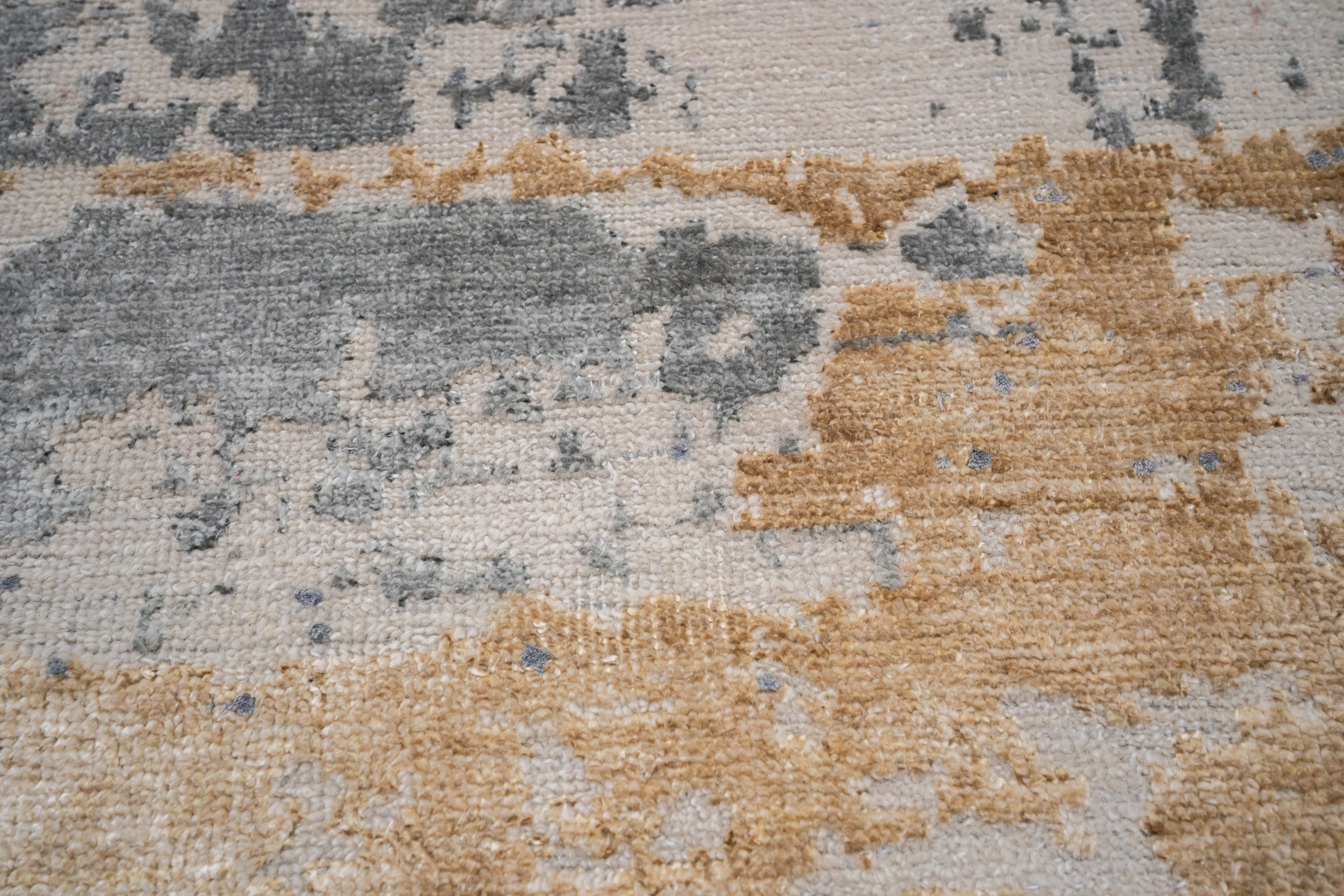 Abstract Handknotted Carpet DIA- 969 GALAXY 23, Pale Silver, French Beige &amp; Davy's Grey