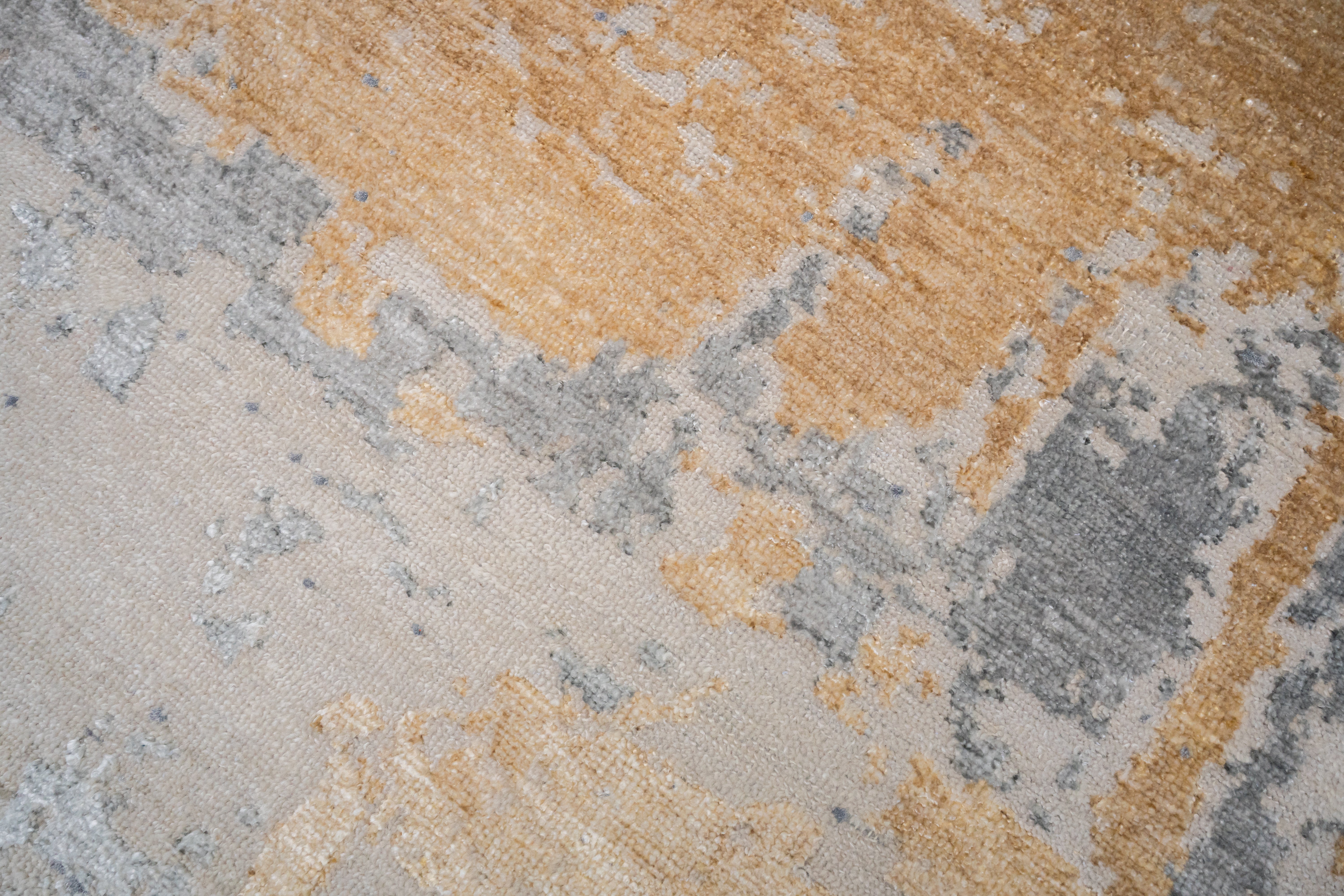 Abstract Handknotted Carpet DIA- 969 GALAXY 23, Pale Silver, French Beige &amp; Davy's Grey