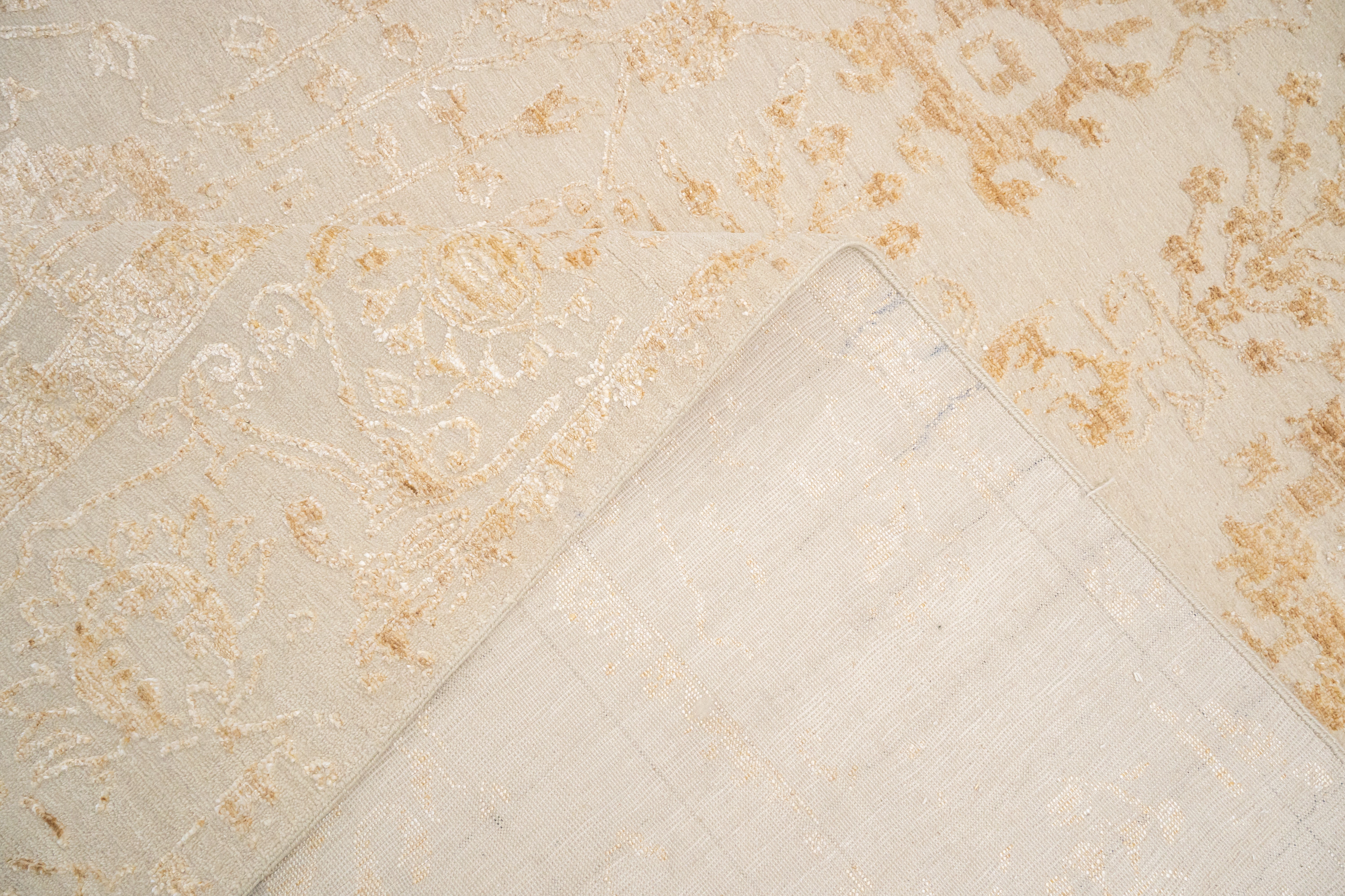 Handknotted Carpet DIA- 974 VASE 3, Pastel Ivory & French Beige