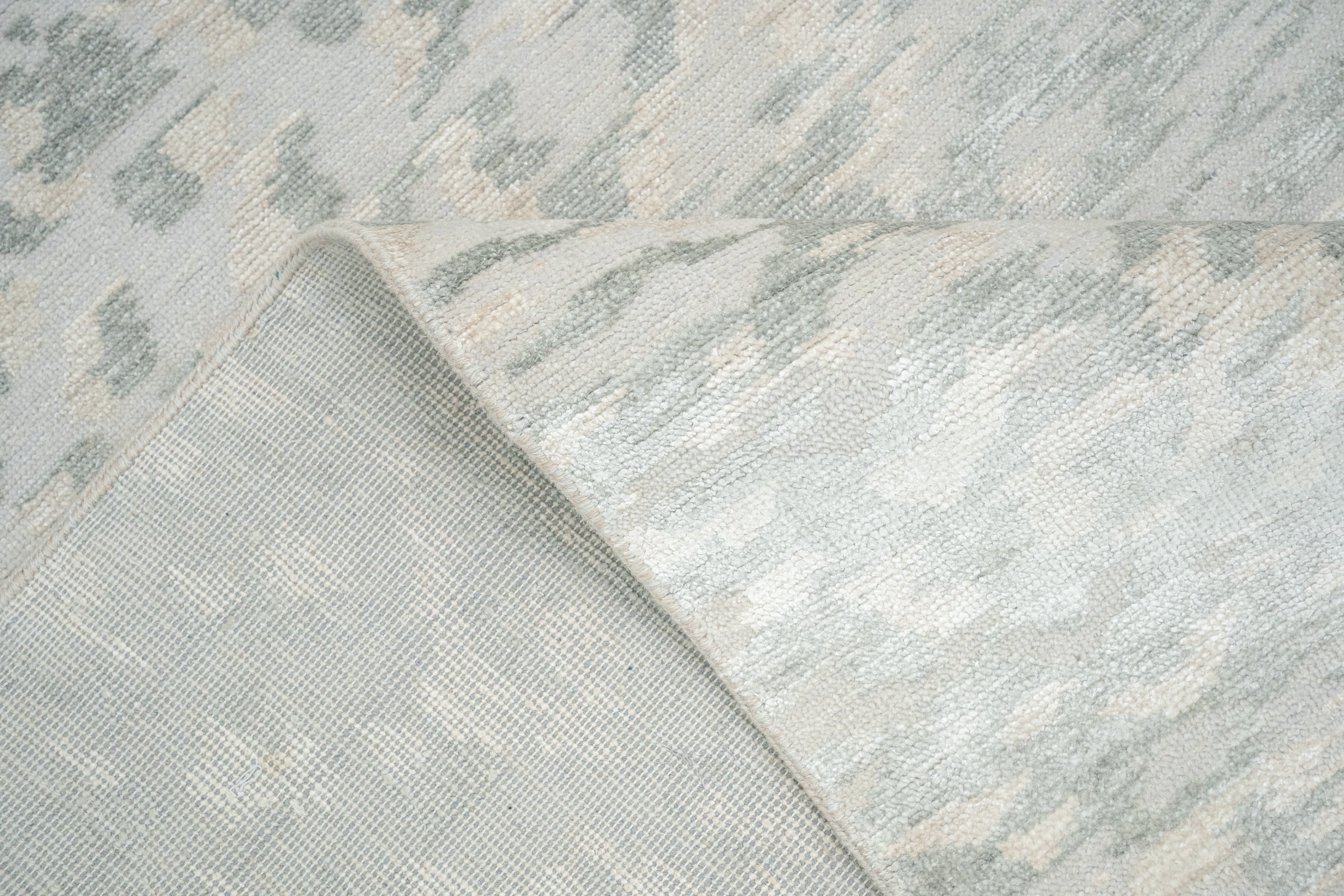 Abstract Design  Handknotted Carpet DIA- 982 GALAXY,  Timberwolf, Silver Foil & American Silver