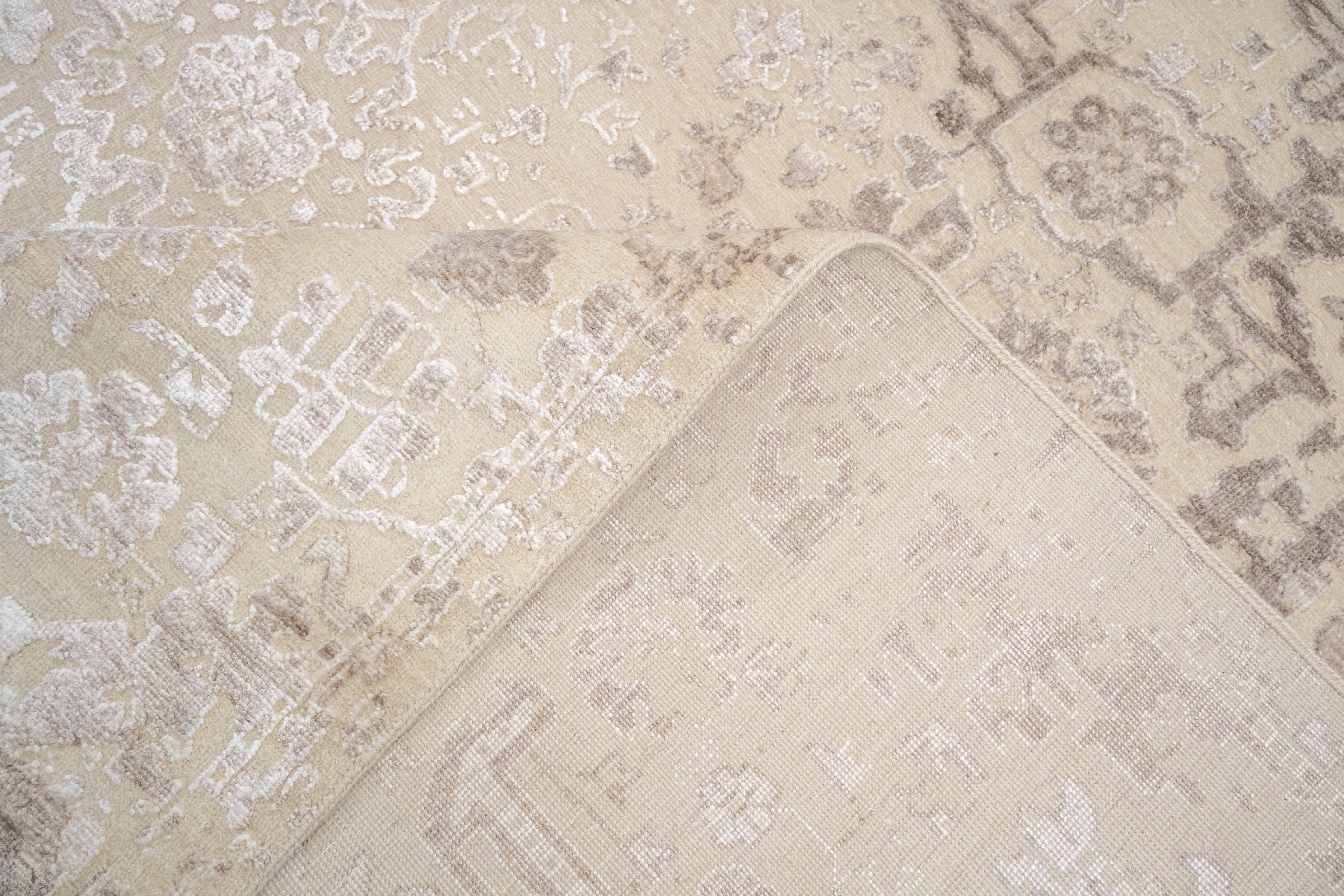 Handknotted Rug  DIA- 985 DC MAHAL Pearl & Grullo