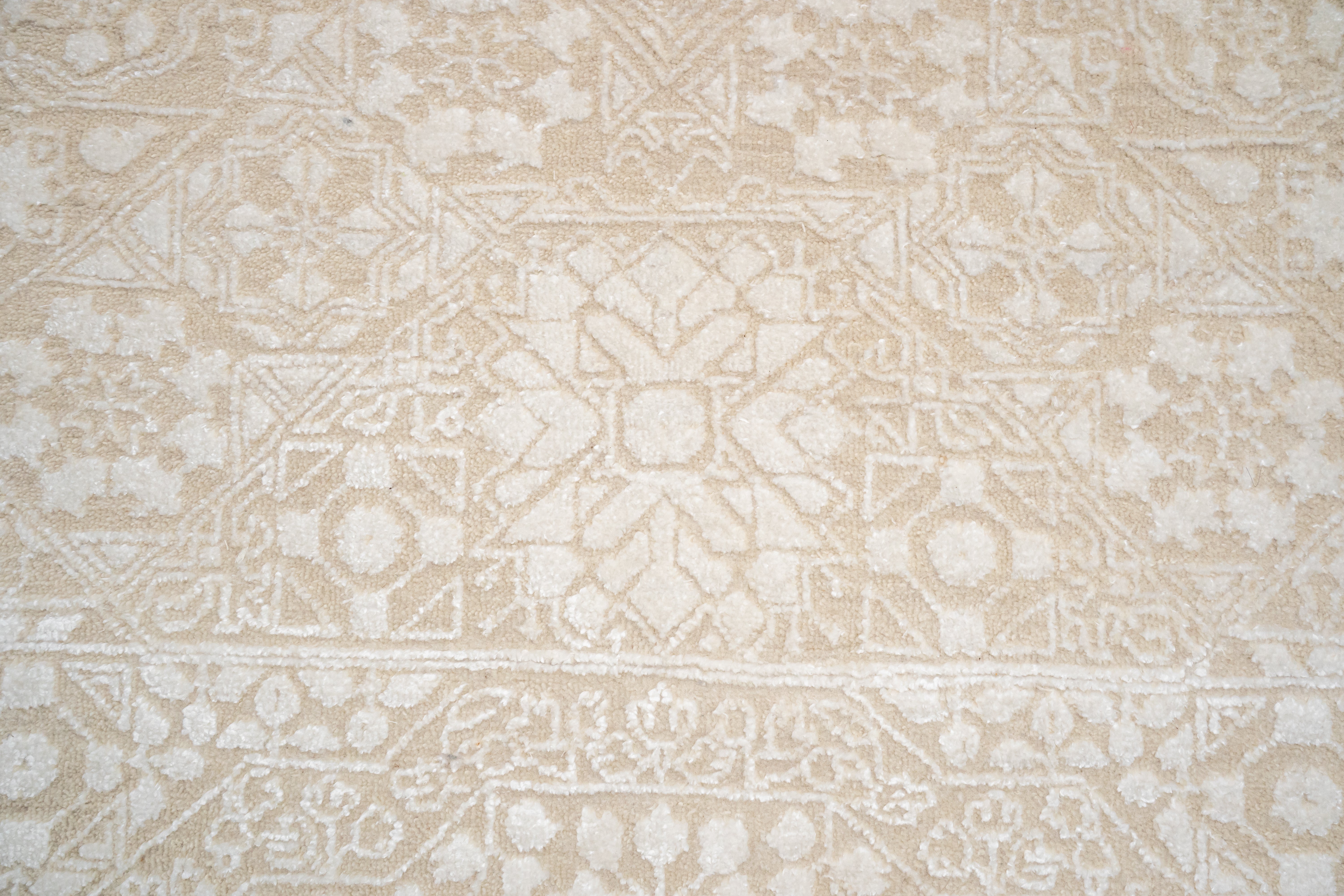 HANDKNOTTED RUG DIA- 987 MAMLUK, Ivory & White