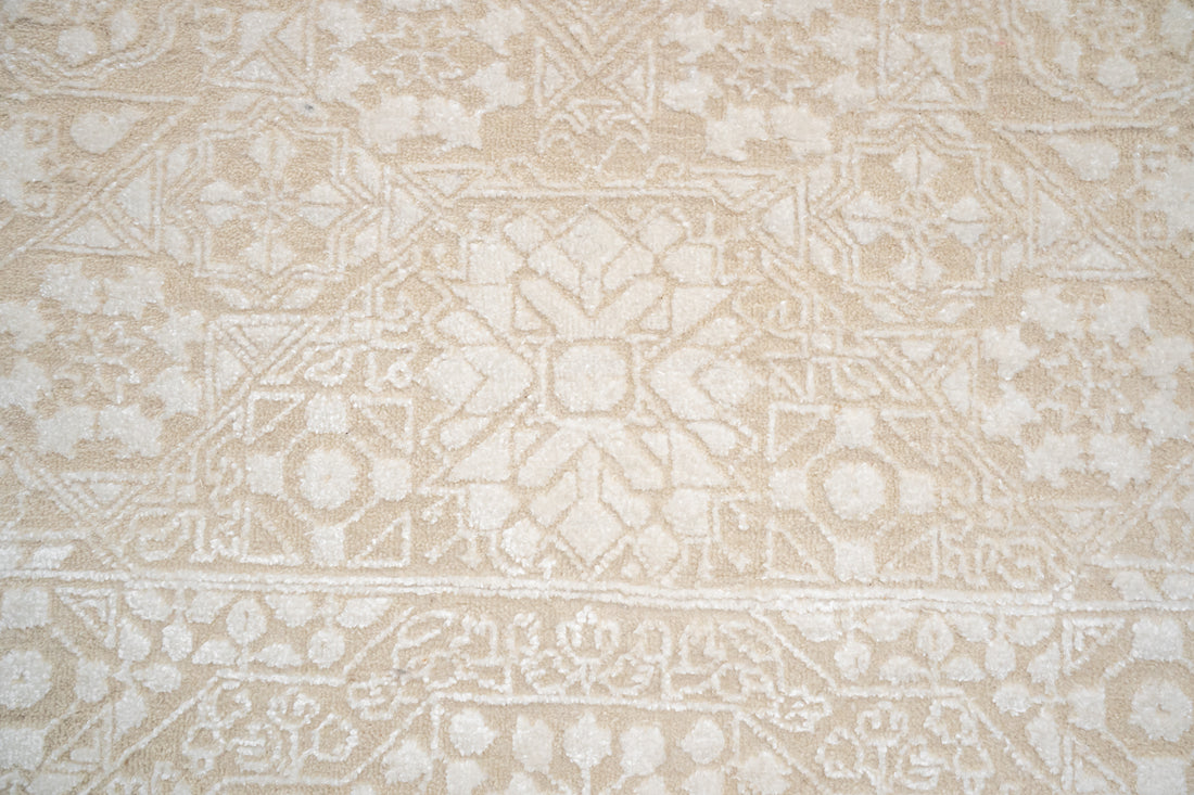 HANDKNOTTED RUG DIA- 987 MAMLUK, Ivory & White